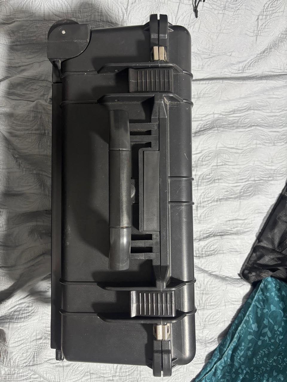 Pelican Vault V525 Hard Case (Camera, Pistol, Gear, Equipment) customer photo 2