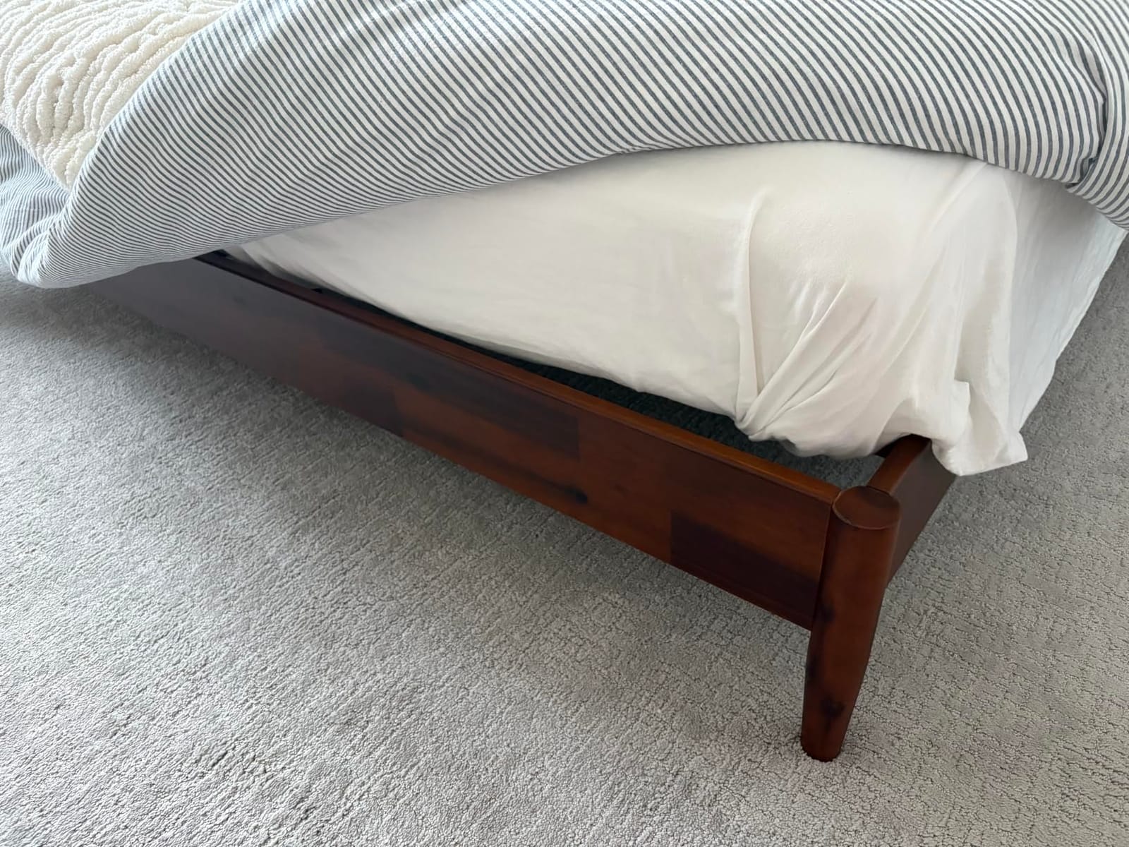Zinus Allen Mid Century Wood Platform Bed Frame, Queen | Solid Wood Foundation, Wood Slat Support, No Box Spring Needed, Modern Low Profile Design, Easy Assembly customer photo 2