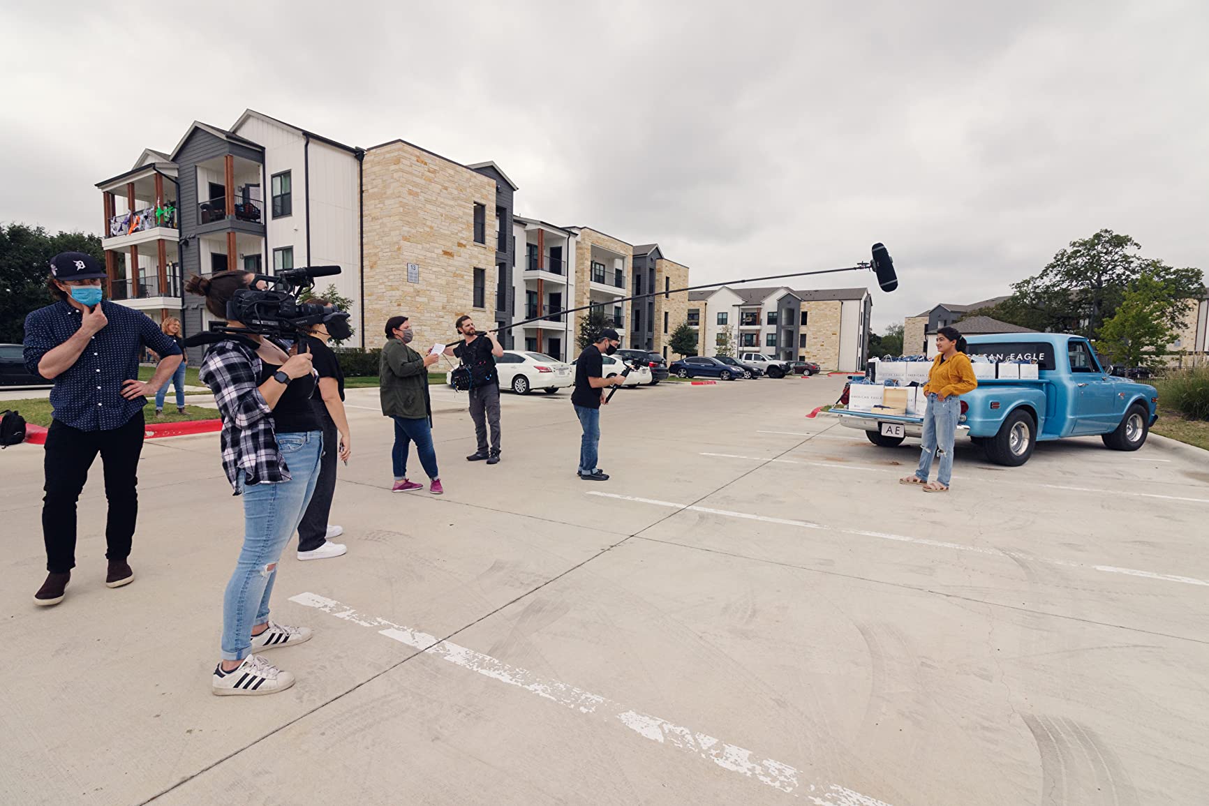NICEYRIG 15mm Rod Rail Shoulder Rig Support System Applicable for Canon C300 C200 C100, Sony FS7 FS5 FX9, RED DSMC2 Cinema Camcorder and DSLR Camera, Rosette Mount Heavy Rig - 410 customer photo 2