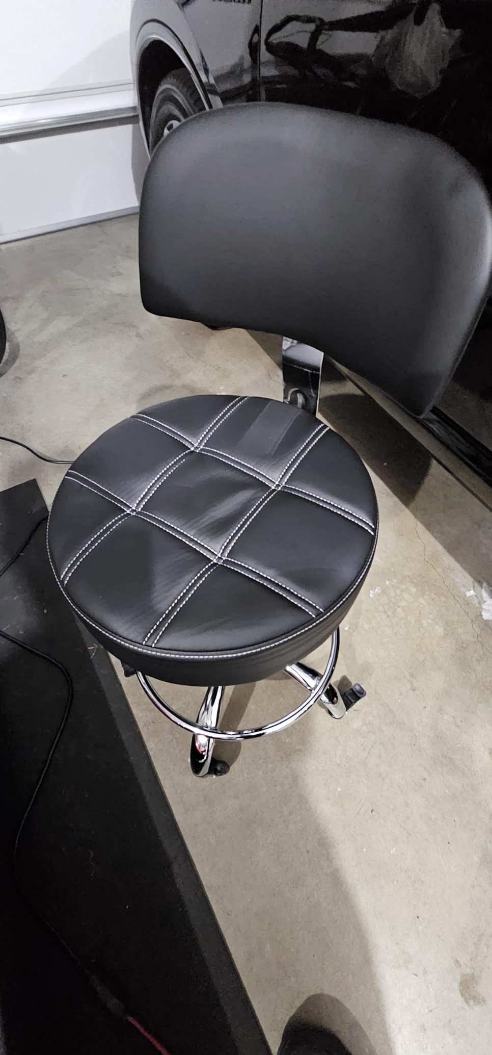 Lockable Stool with Back and Foot Rest Ergonomic Rolling Hydraulic Adjustable Stool for Doctor Esthetician Artist Home Small Office Desk (Black, 24''-31'') customer photo 1