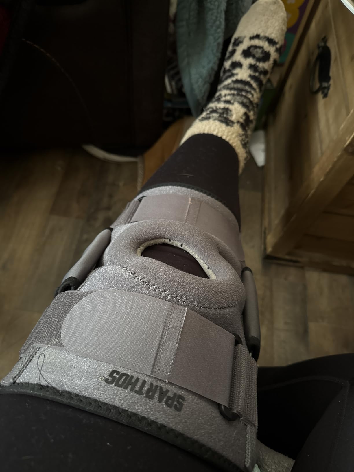 Sparthos Knee Brace for Women & Men - Meniscus Tear Support - Gray-L | Hinged Metal Side Stabilizers, Adjustable Compression Straps, ACL MCL Arthritis Pain Relief, Open Patella, Running & Sports customer photo 1