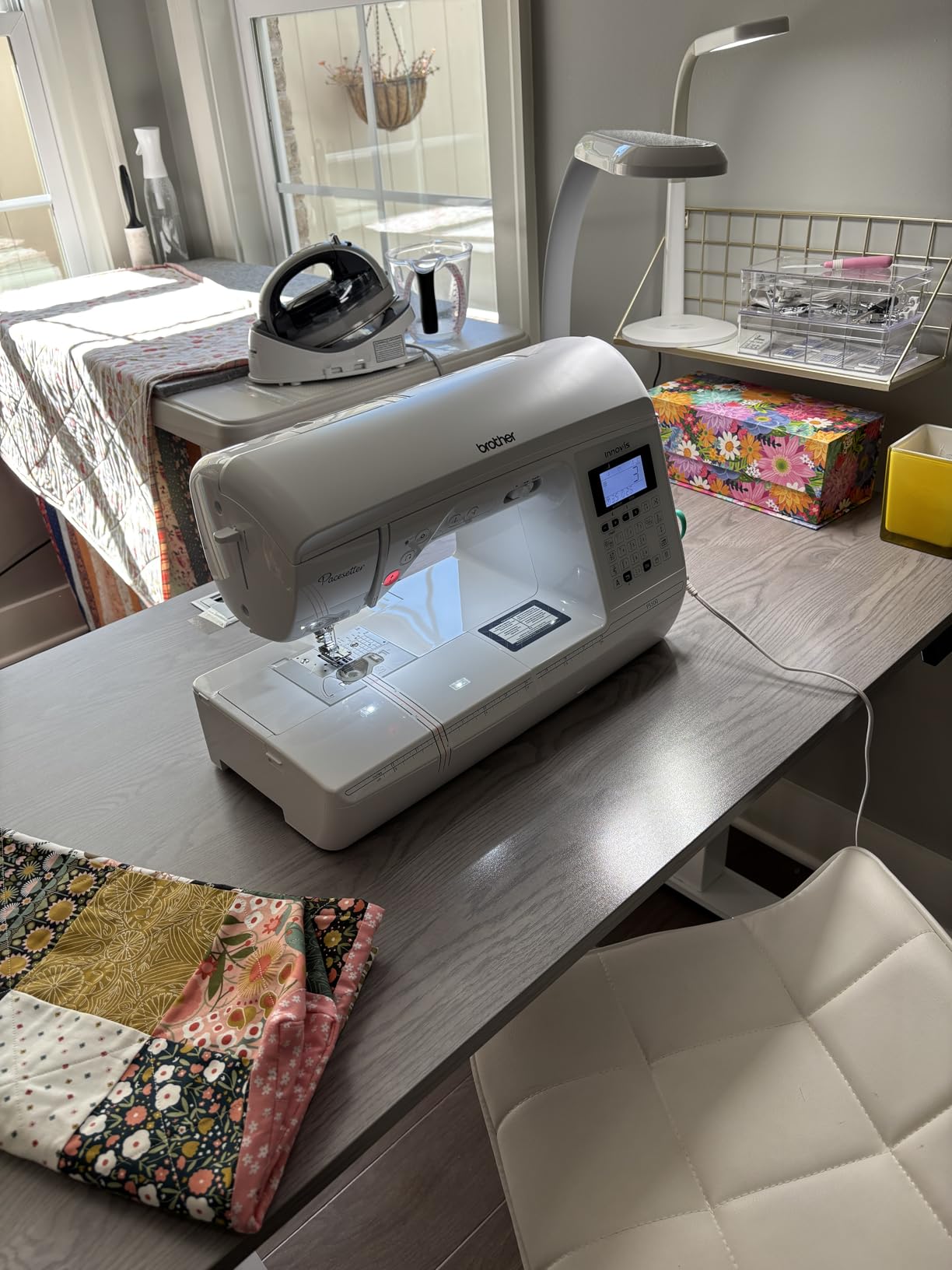 Brother Innov-is PS500 Computerized Sewing Machine, 5 Presser Foot Bundle customer photo 2