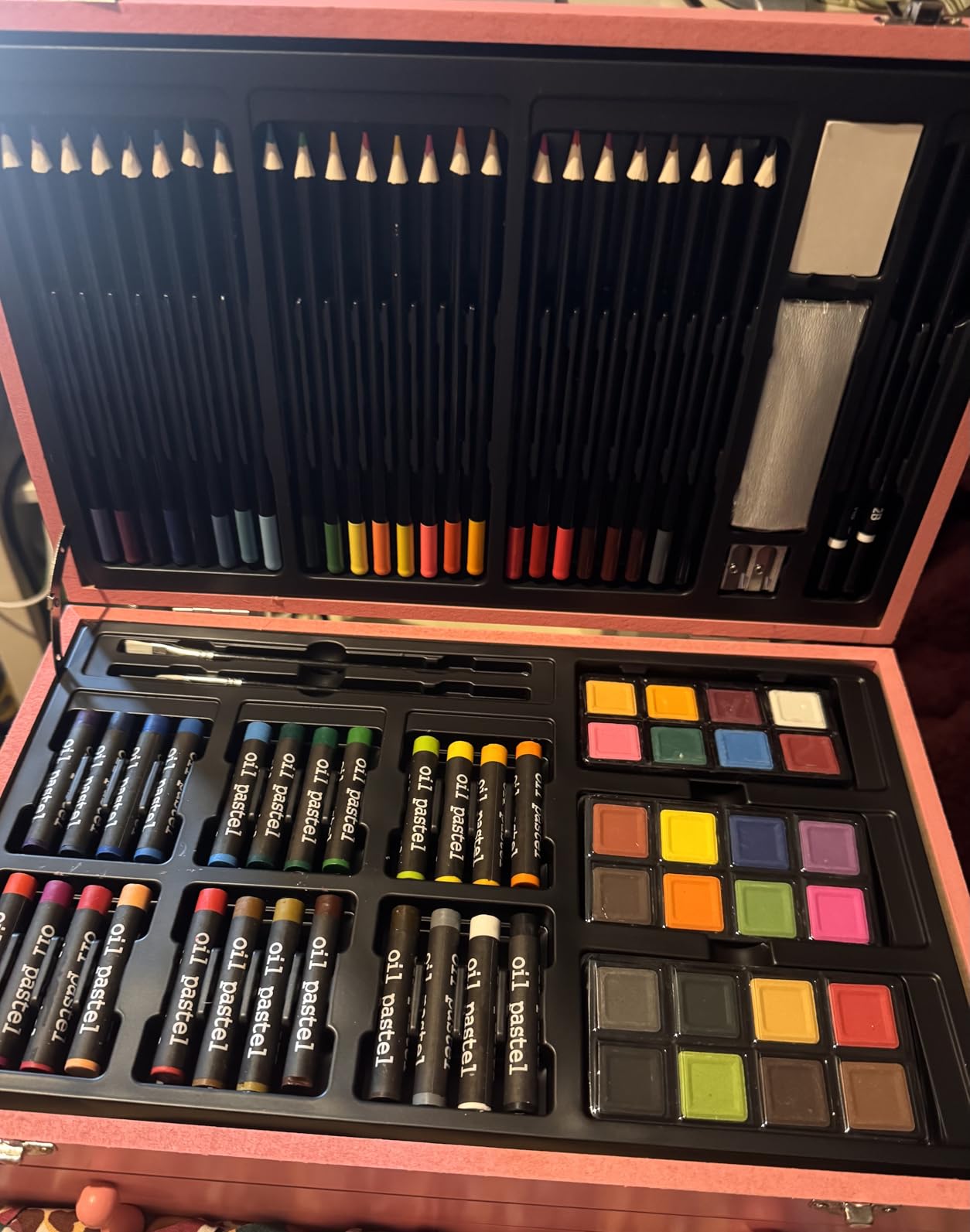 TMOL Art Supplies, 175-Pack Deluxe Art Set Drawing Painting Kit with 2 Drawing Pads, Acrylic Paints, Colored Pencils, Crayons, Art Kit in Wooden Case, Gift for Artist, Adults, Teens and Kids customer photo 2