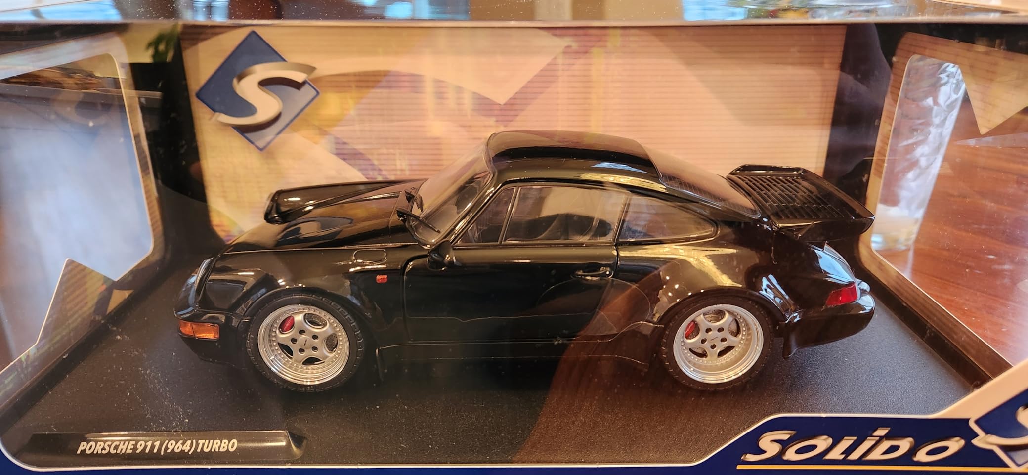 Solido 1:18 Porsche 911 (964) Turbo 3.6 Black 1993 Diecast Model Car (S1803404) customer photo 1