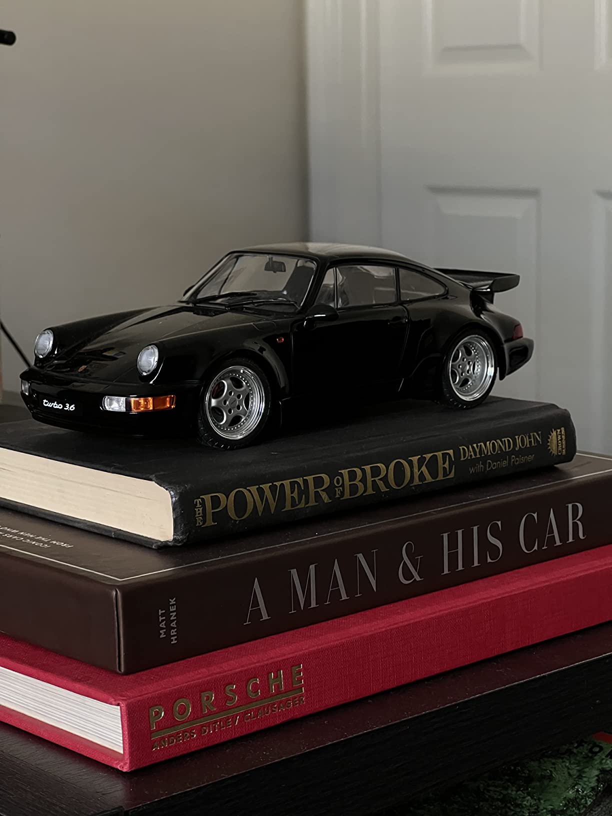 Solido 1:18 Porsche 911 (964) Turbo 3.6 Black 1993 Diecast Model Car (S1803404) customer photo 2