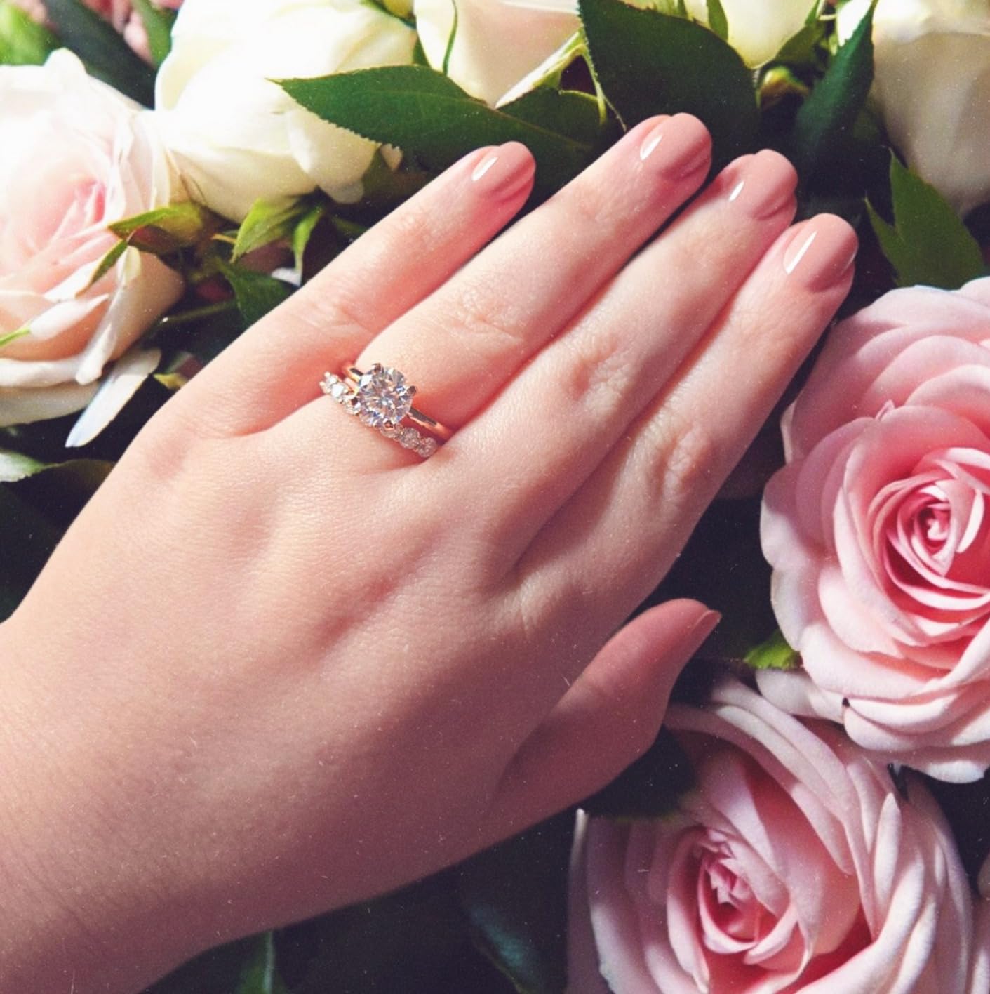 IMOLOVE Solitaire Moissanite Engagement Ring, 1CT D Color VVS1 Clarity, 925 Sterling Silver with 18K White Gold Plated, Ideal Gift for Women customer photo 1