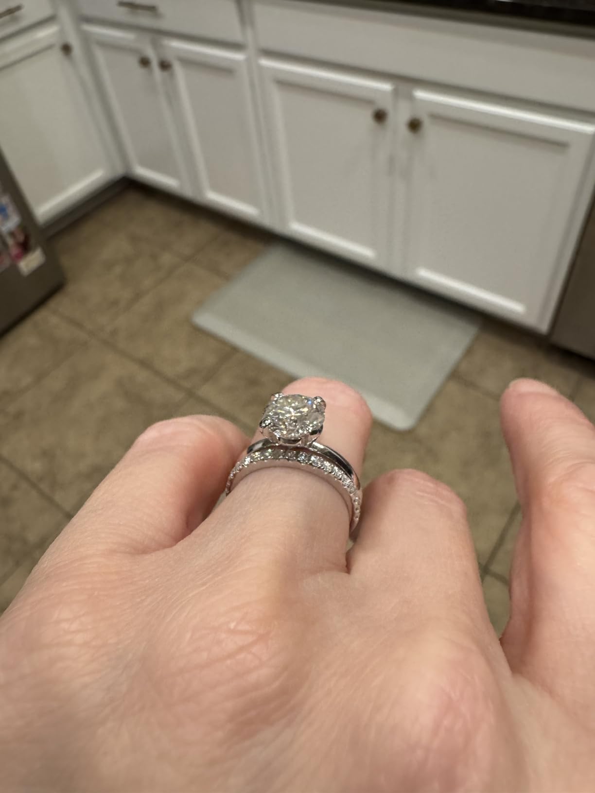 IMOLOVE Solitaire Moissanite Engagement Ring, 1CT D Color VVS1 Clarity, 925 Sterling Silver with 18K White Gold Plated, Ideal Gift for Women customer photo 2