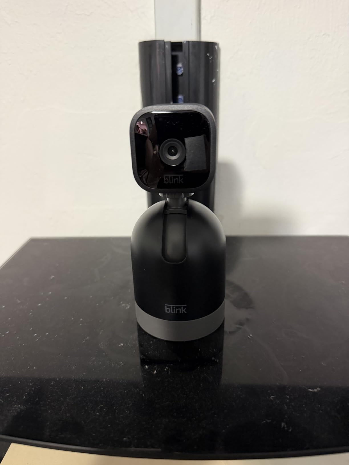Blink Mini Pan-Tilt Camera (newest model), Rotating indoor plug-in smart security camera, two-way audio, HD video, motion detection, Works with Alexa (White) customer photo 2
