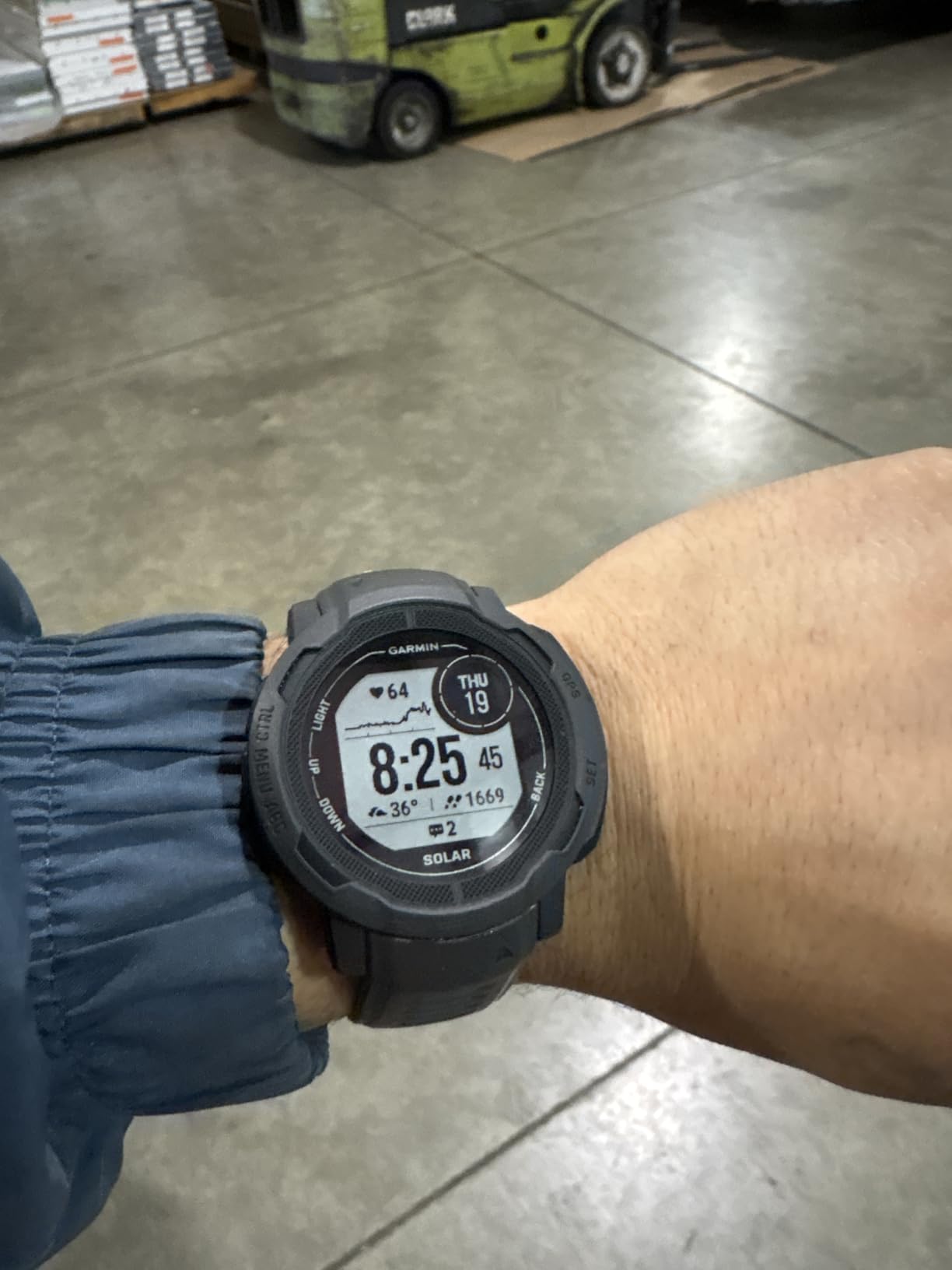 Garmin Instinct 2 Solar, Rugged Outdoor Watch with GPS, Solar Charging, Graphite customer photo 1