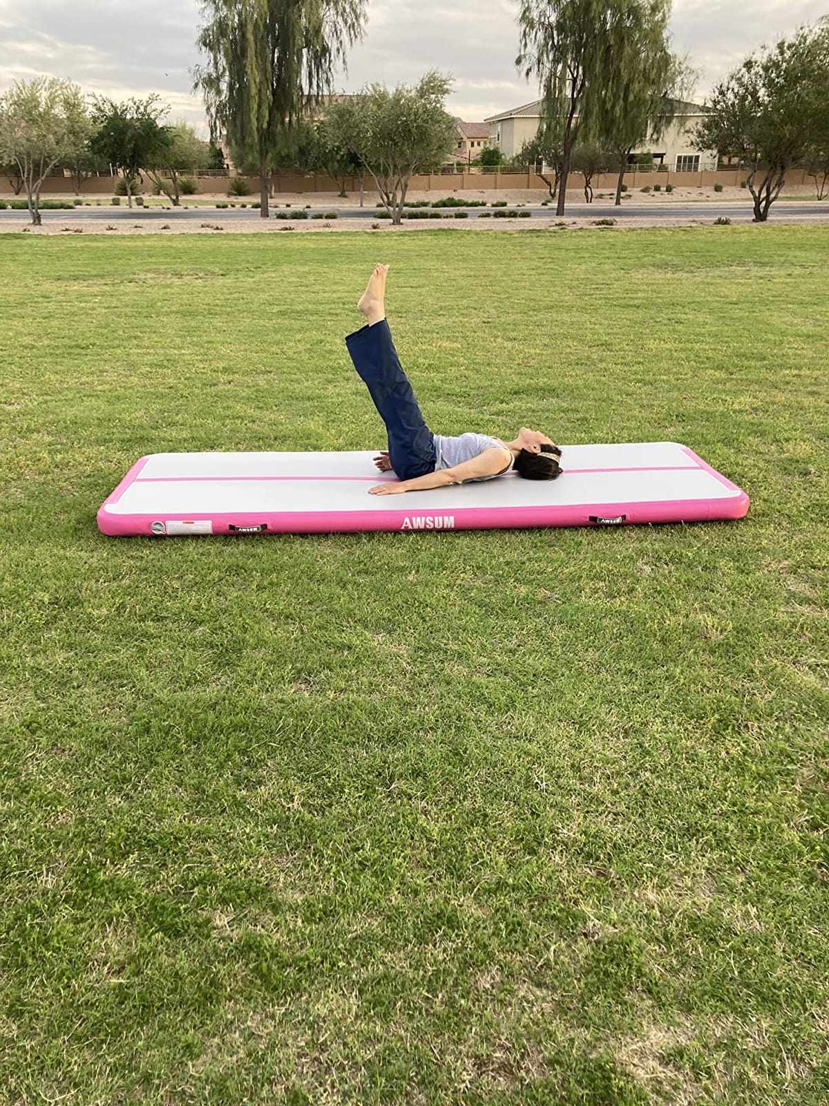 AWSUM Inflatable Gymnastics Mat 6.6ft/10ft/13ft/16ft/20ft/23ft Tumble Track | Air Gymnastics Tumbling Tracks 4/8 inches Thick with Electric Pump for Training Cheerleading Yoga Home Gym Outdoor Park Use customer photo 1