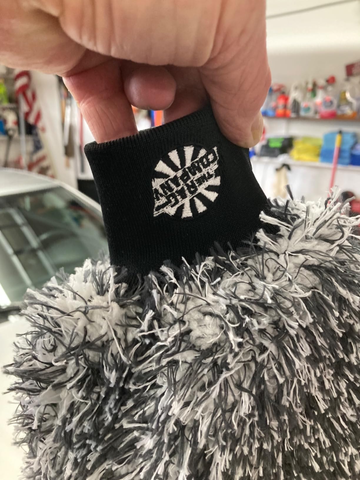 The Rag Company - The Cyclone Ultra Wash Mitts - 70/30 'Gauntlet' Blend Korean Microfiber, Foam Padding, Scratch-Free, Lint-Free, 2-Pack customer photo 2