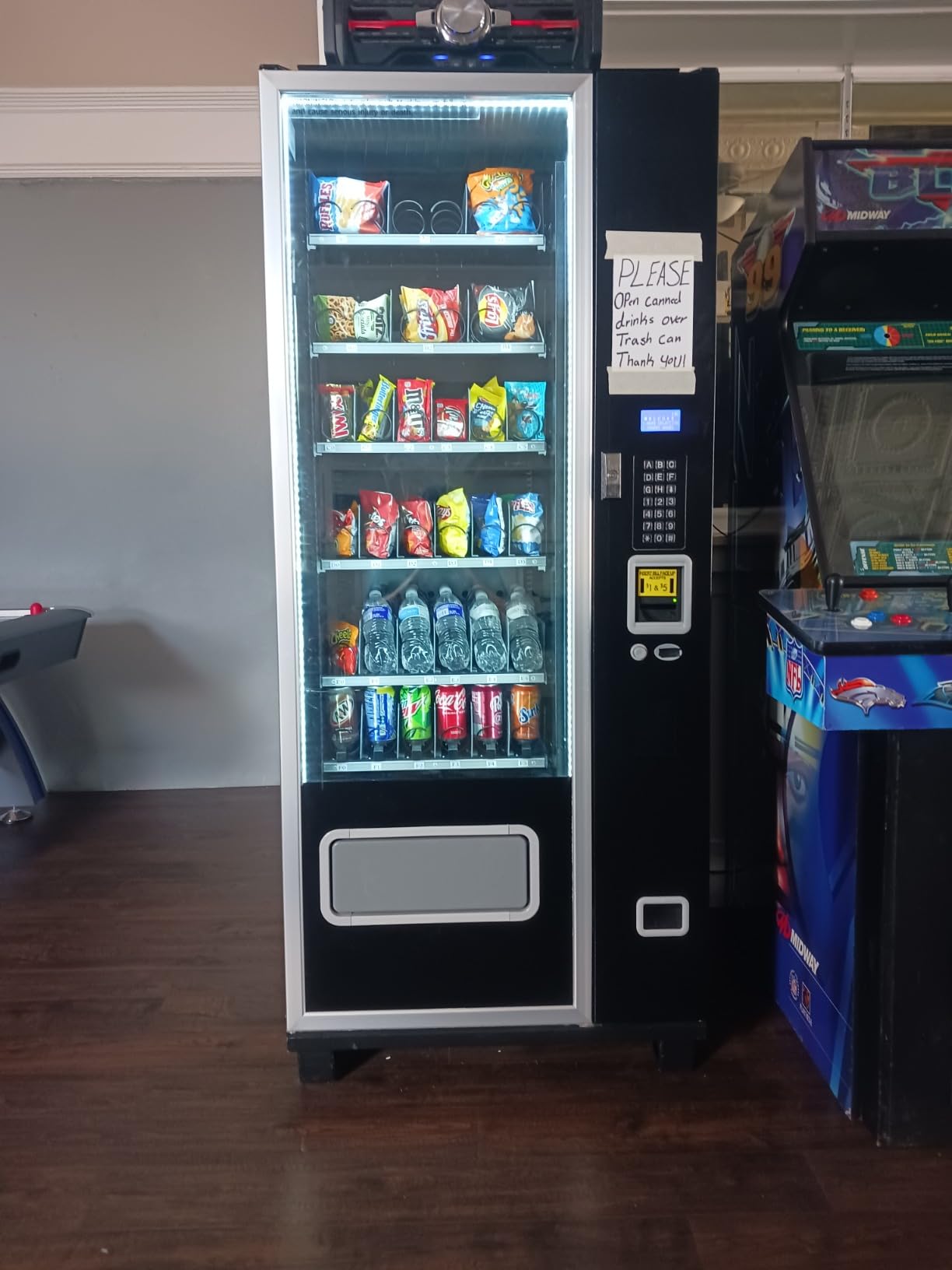 EPEX Refrigerated Beverage Combo Vending Machine with Stratified Temp Control customer photo 1