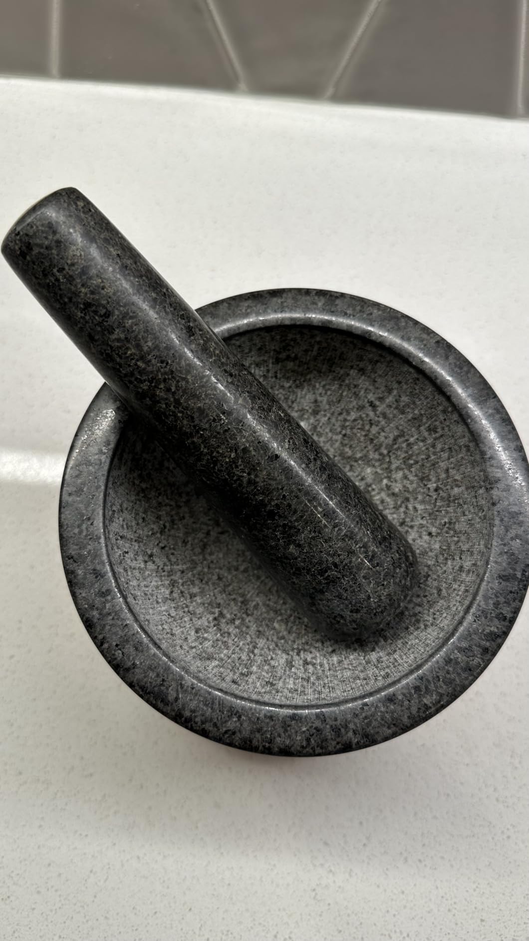 WALDWERK Mortar and Pestle Set with Anti-Scratch Oak Wood Base - Mortar with Extra Large Pestle Out of Natural Granite - Large Mortar and Pestle - Perfect for Guacamole customer photo 2