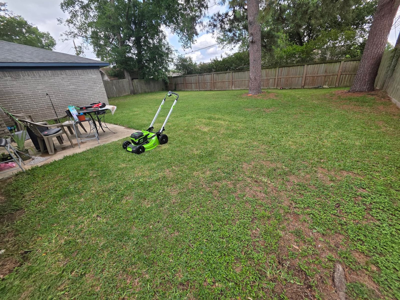 Greenworks 60V 21 in Self-Propelled Lawn Mower, (2) 4.0 Ah Battery Kit customer photo 1