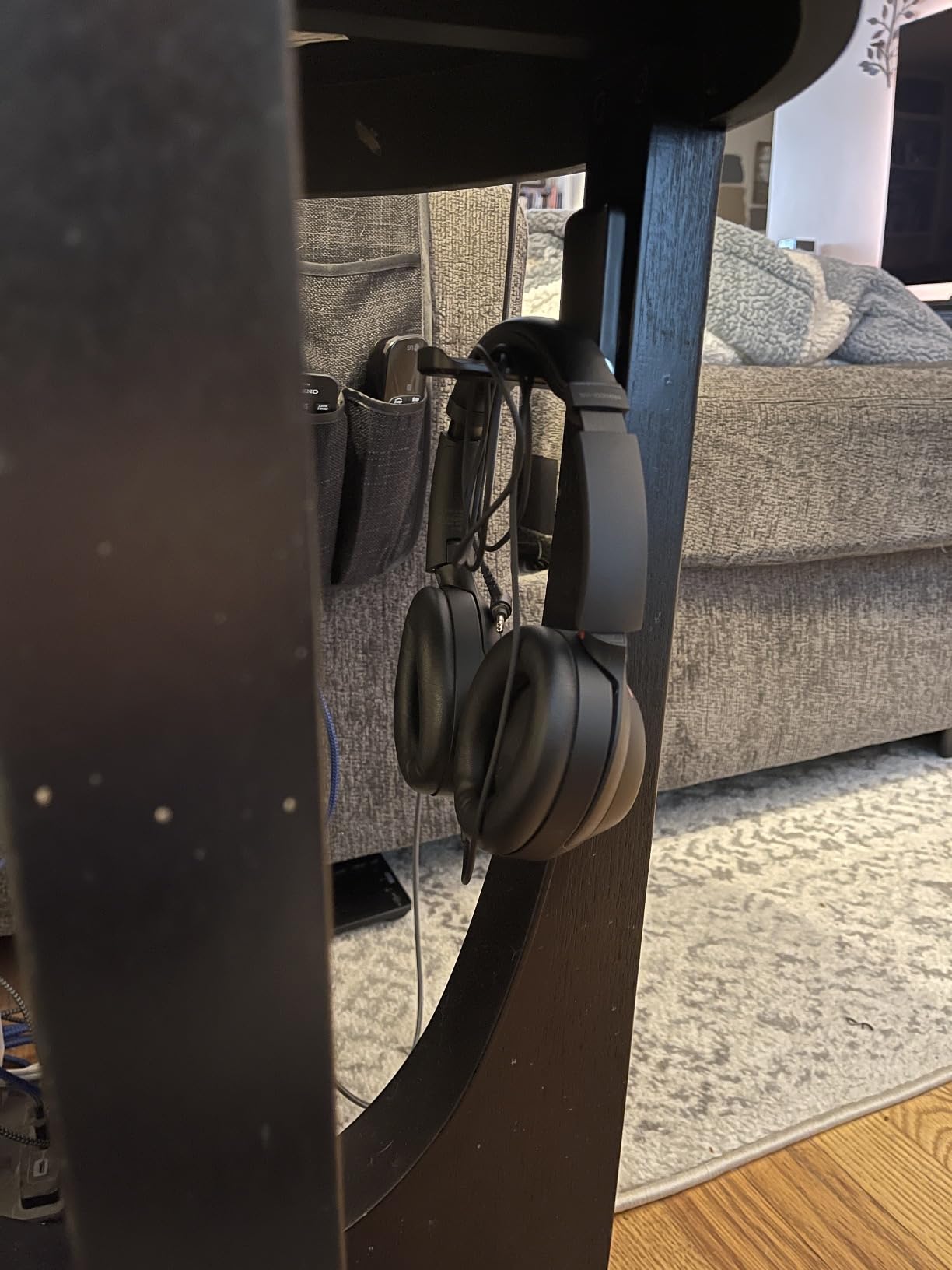 Lamicall Headphone Stand, Sticky Headset Hanger, Adhesive Headphone Holder | Headset Hook Mount Clip Under Desk, Earphone Clamp for Airpods Max, HyperX, Sennheiser, Black customer photo 2