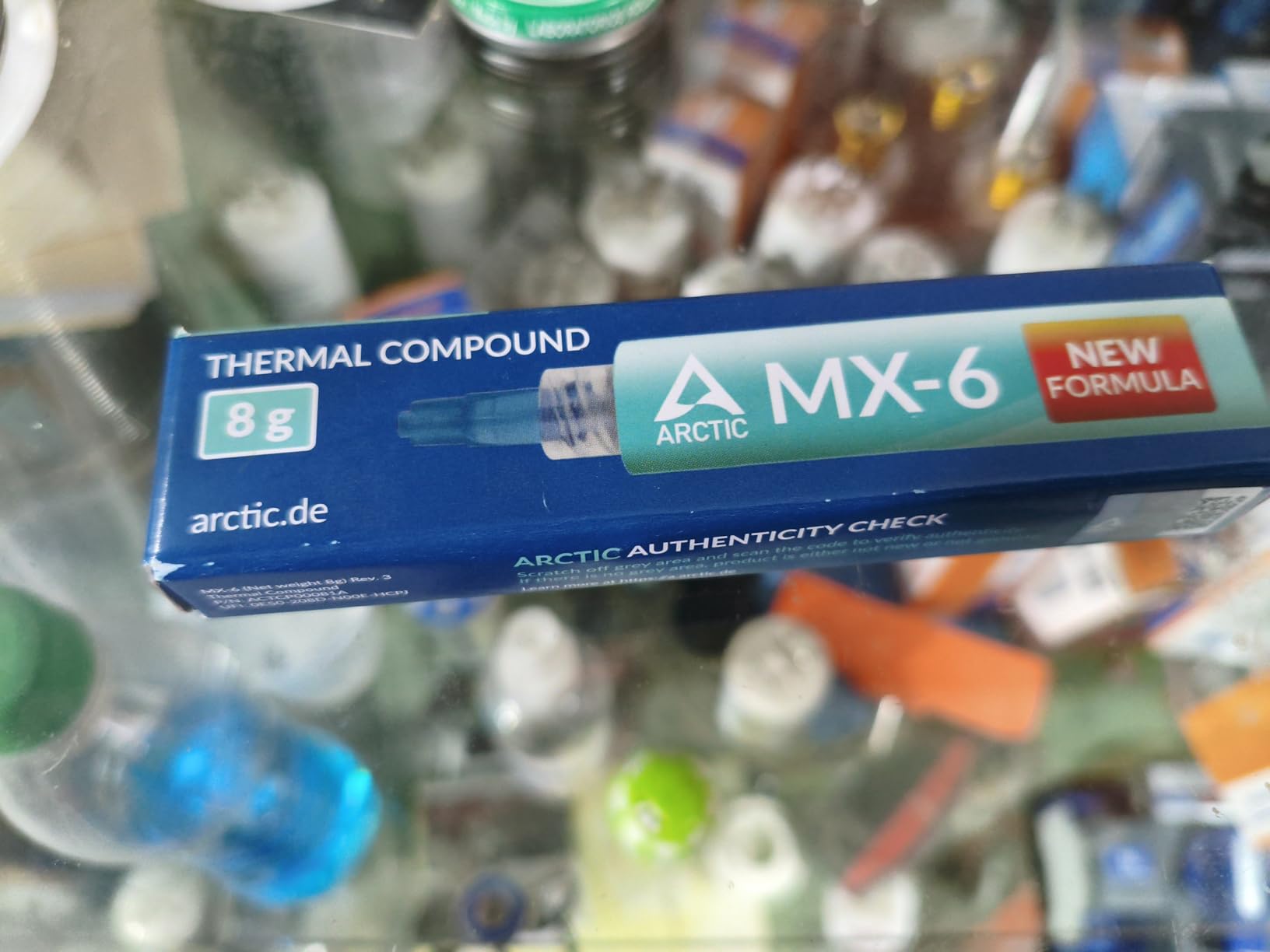 ARCTIC MX-6 (8 g) - Ultimate Performance Thermal Paste for CPU, Consoles, Graphics Cards, Laptops, Non-Conductive customer photo 1