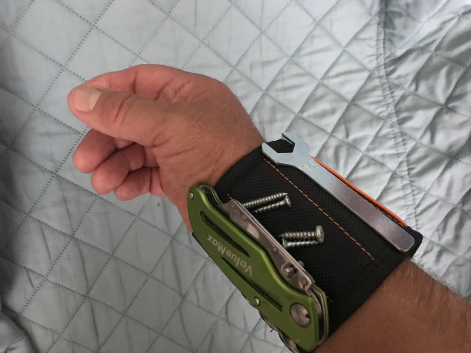 Lenski Magnetic Wristband Tools, Magnetic Wrist Screw Holder, Strong Magnets, Gift for Men Who Have Everything customer photo 2
