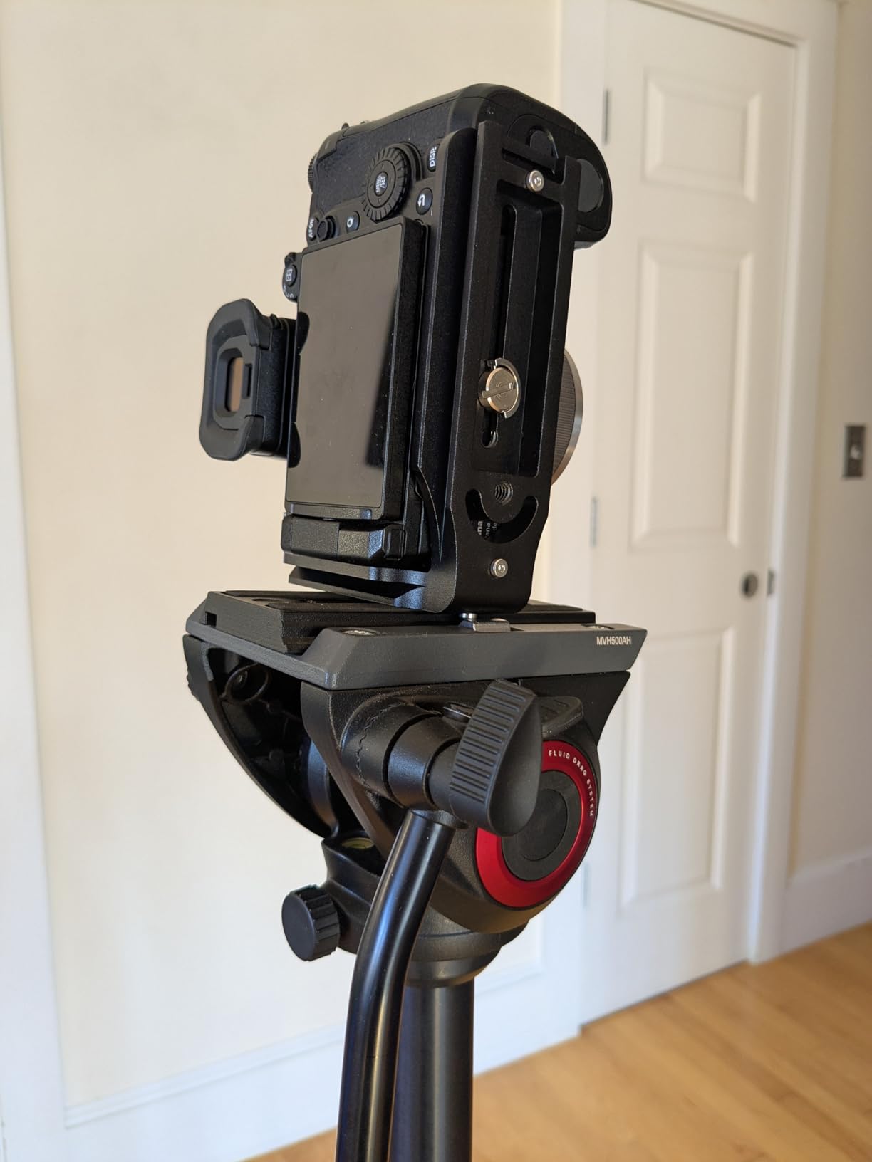 (Real Single One) DSLR Camera L Bracket Quick Release Plate Vertical Horizontal Switching Tripod Compatible with Canon Nikon Sony DJI Ronin Zhiyun Stabilizer Tripod Monopod Can't fit Manfrotto customer photo 1
