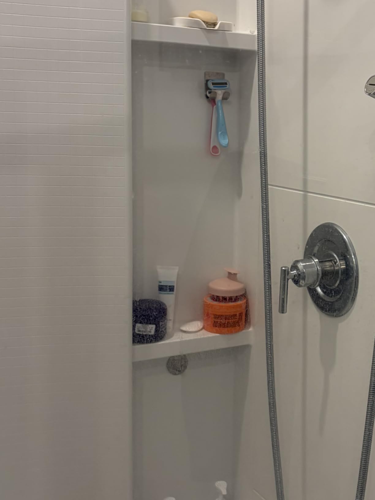 Diesisa Razor Holder for Shower + Adhesive Wall Hooks, Premium 304 Stainless Steel Shower Razor Holder with Heavy Duty Waterproof Sticky Hooks for Hanging Towels, Coat, hat (2+2 Pack) customer photo 2