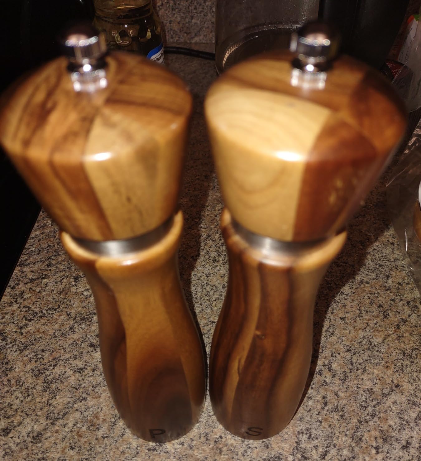 Gennua Kitchen Wooden Salt and Pepper Grinder Set: Refillable Salt & Pepper Mills Adjust for Customized Coarseness, Crafted of Solid Acacia Wood with Ceramic/Stainless Steel Core, 8 Inches Each customer photo 1