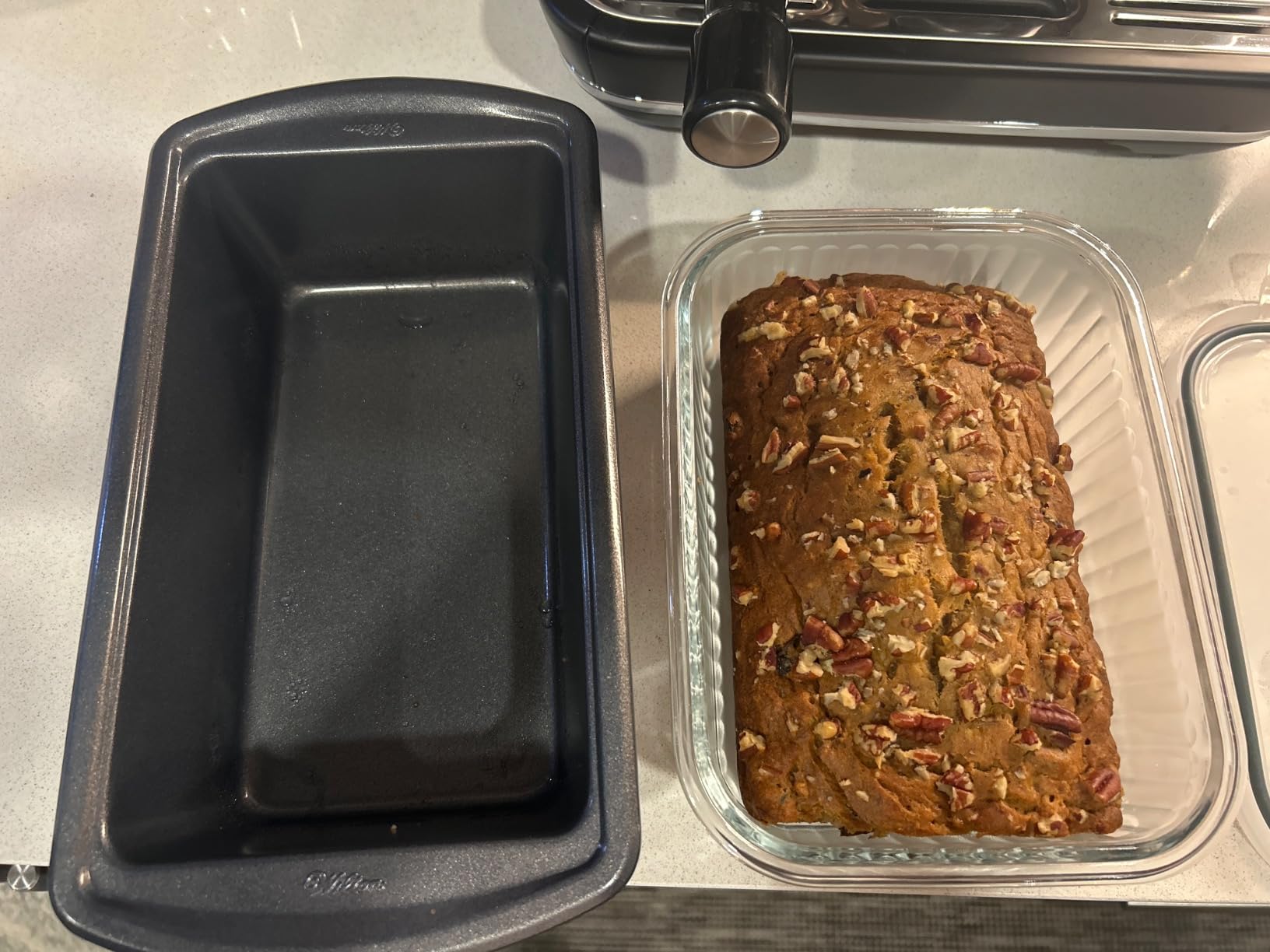 Wilton Platinum Non-Stick Loaf Pan, Made Without PFAS, 9 x 5 in | DURALAST Silicone Infused Double Coating, 5X More Durable with Anti-Warping Technology, Perfect for Breads & Meatloaf customer photo 2