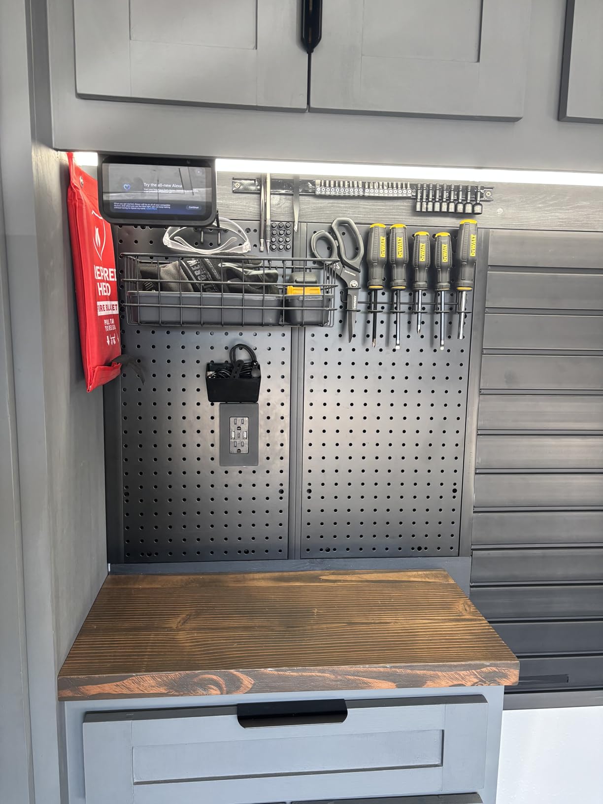 DEWALT Toughseries Screwdriver Set 27Pc customer photo 1
