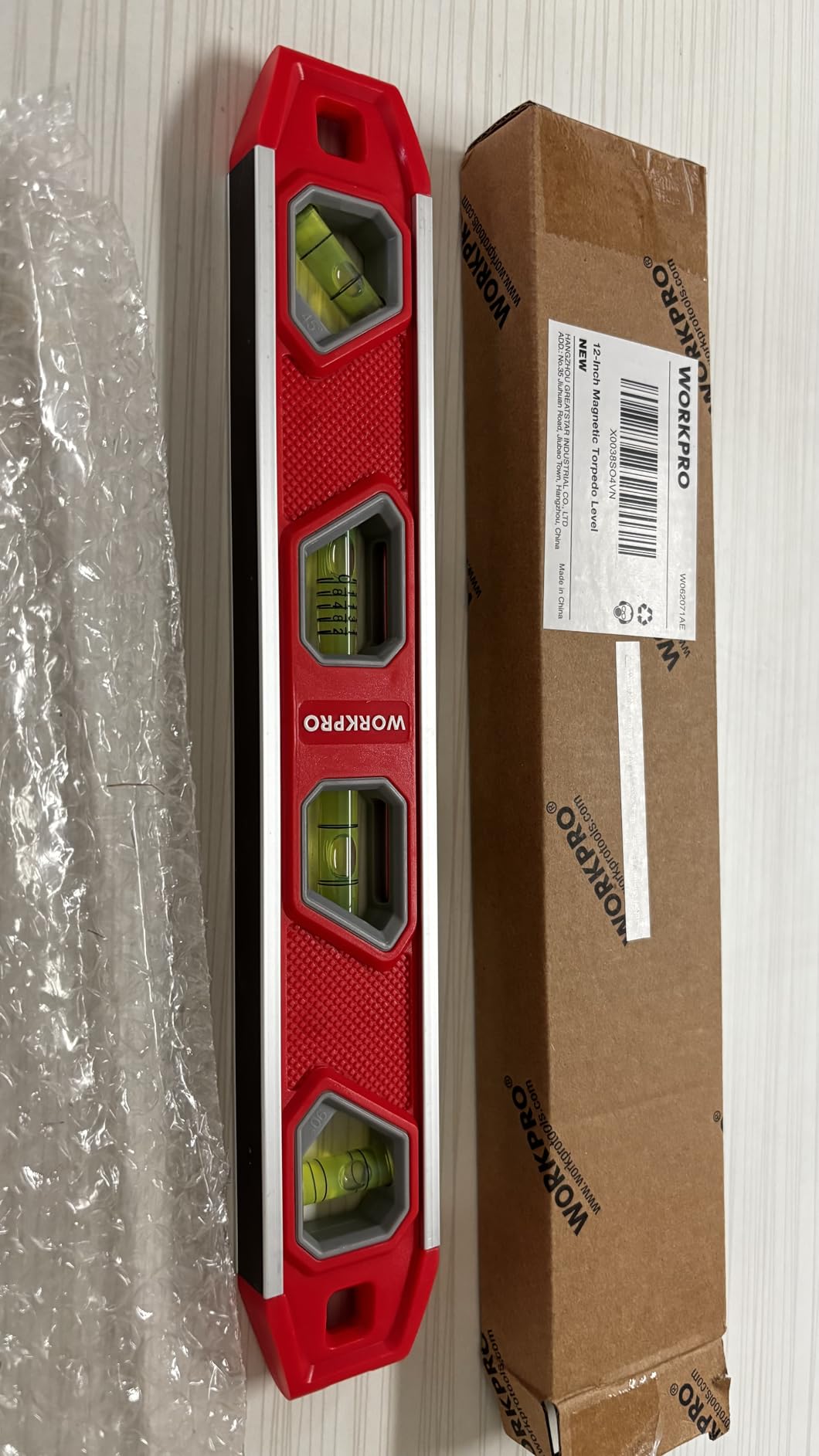 WORKPRO 12 Inch Magnetic Torpedo Level | Aluminum Frame, 4 Bubbles with Pitch Vial, V-Groove for Conduit, for Plumbers, Electricians, Carpenters & DIYers customer photo 1
