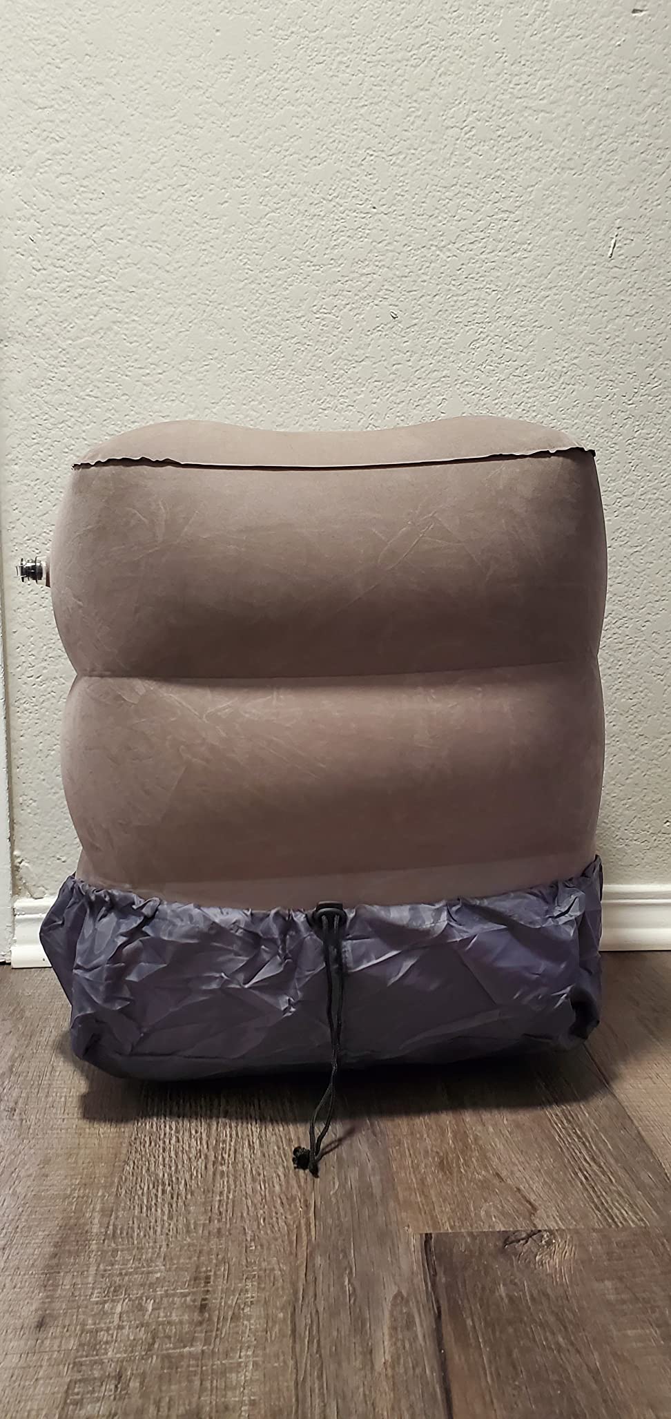 Inflatable Foot Rest Pillow for Travel, Adjustable Height Airplane Foot Cushion for Long Flights, Portable Comfort Footrest for Car, Office and Travel (Gray) (Black) customer photo 1