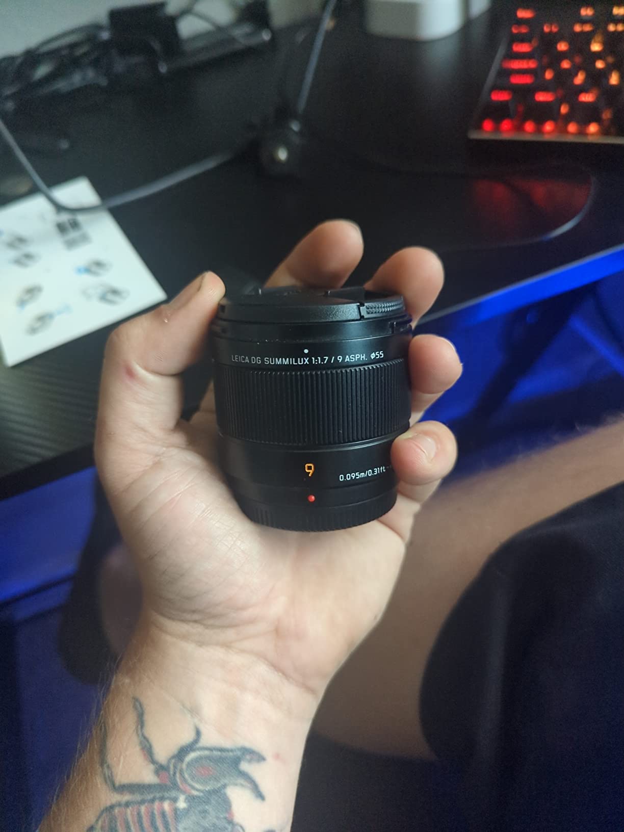 Panasonic LUMIX Micro Four Thirds Camera Lens, Leica DG SUMMILUX 9mm F1.7 ASPH, Large Aperture, Video Performance, H-X09 Black customer photo 2