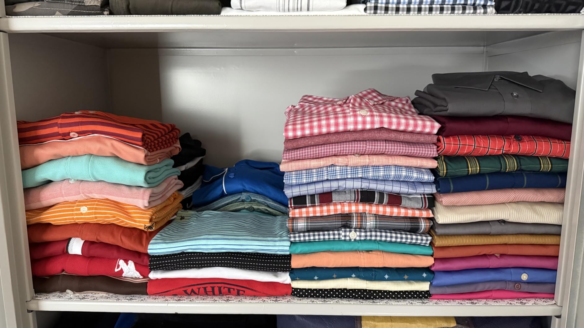 BoxLegend T Shirt Folder V2 Clothes Folding Board Laundry Folder Durable, Quick & Effortless Folding, Space-Saving Design, Washable, No Assembly Required customer photo 1