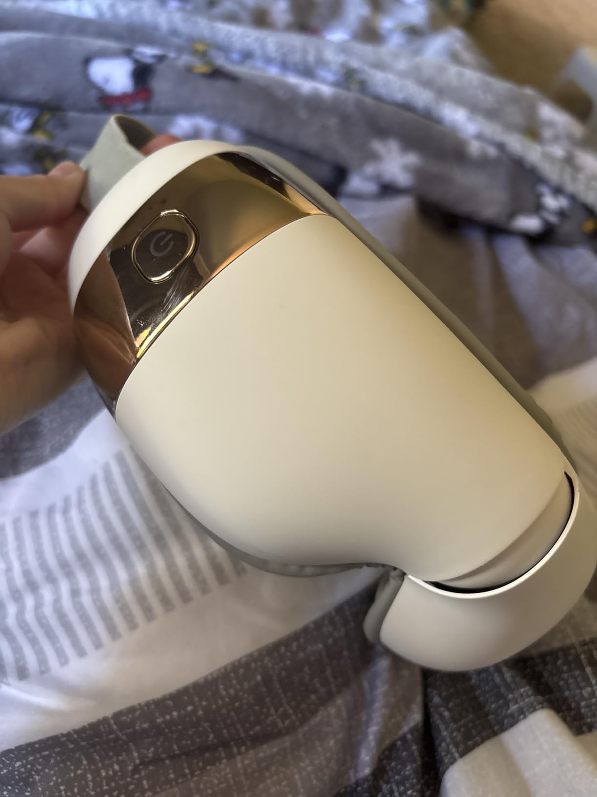 HuBDIC HubiCare Eye Massager with Heat, Heated Air Pressure Eye Mask for Migraines with Music, Smart Migraine Massager Reduce Dry Eyes Improve Sleep, Birthday Gifts for Women Men Mom Dad (Beige) customer photo 1