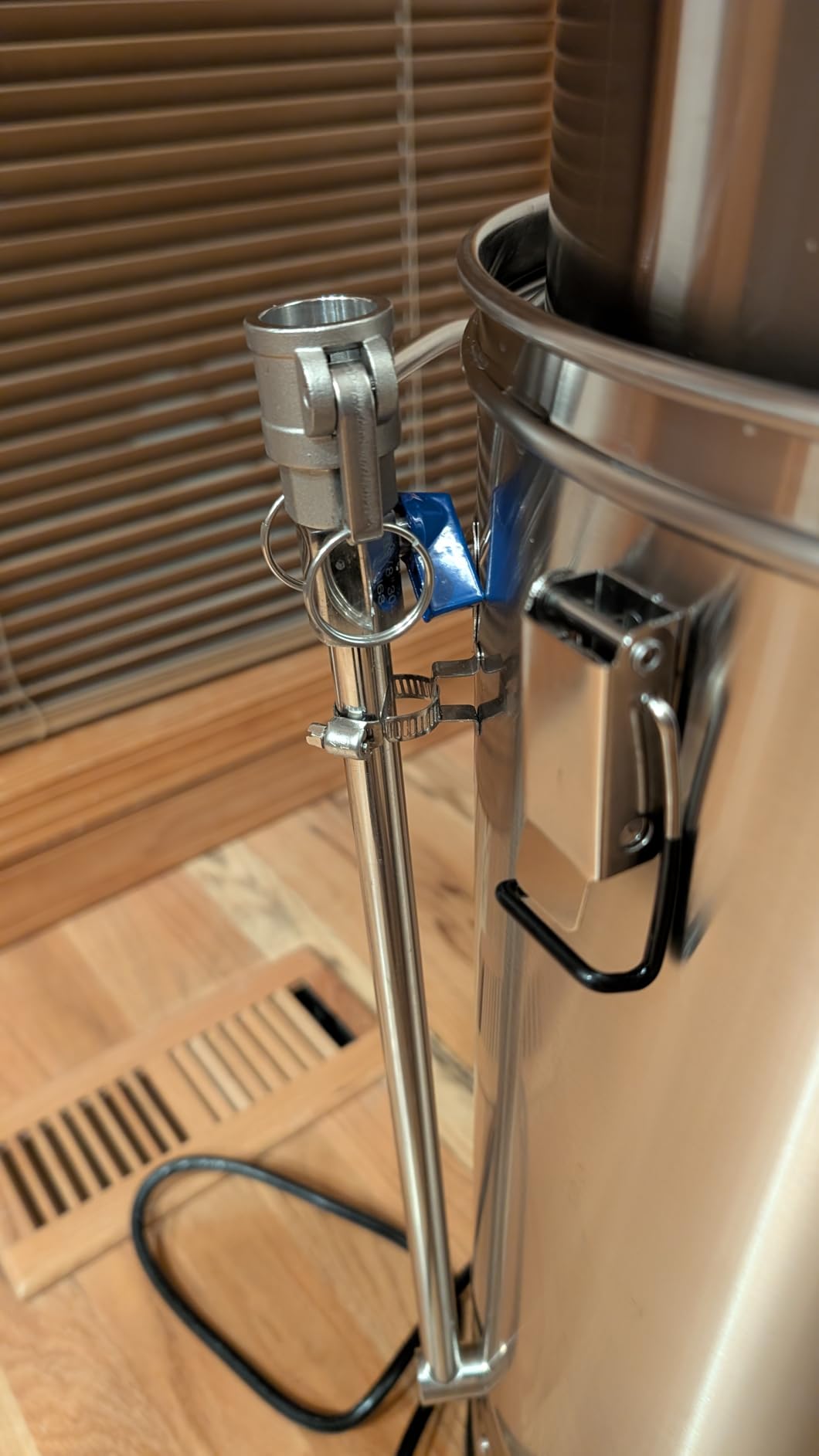 VEVOR Electric Brewing System, 9.2 Gal/35 L Brewing Pot, All-in-One Home Beer Brewer w/Pump, Mash Boil Device w/Panel, Auto/Manual Mode 100-1800W Power 25-100℃ Temp 1-180 min Timer Recipe Memory customer photo 1