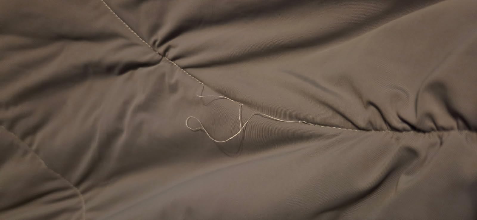 REST Evercool Cooling Comforter Blanket for Hot Sleepers, Twin/Twin XL, All-Season Bedding to Keep Cool, Reversible Cool-to-Touch Fabric for Night Sweats, Breathable, Lightweight, Machine Washable customer photo 2