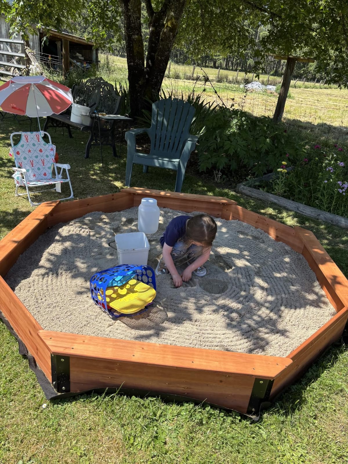 85''x78''x9'' Wooden Octagon Sandbox with Cover, Large Sandpit for Kids Outdoor Patio Backyard Play, Easy & Quick Assemble customer photo 2