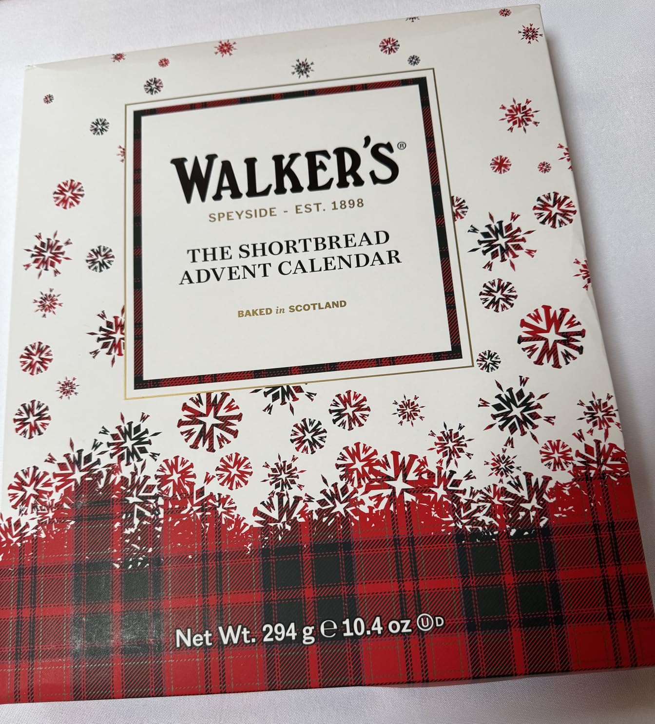 Walker's 2026 Advent Calendar with Shortbread Cookies from Scotland - 24 Count (10.4 oz) - Limited Edition Cookie Box with Christmas Cookies in Various Shapes and Flavors customer photo 2