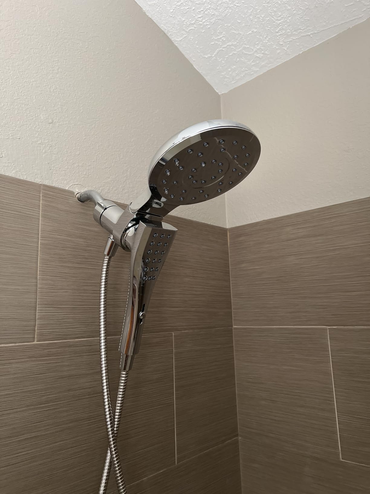 Moen Verso Chrome Rain Showerhead & Handshower Combo, 220C2 customer photo 1