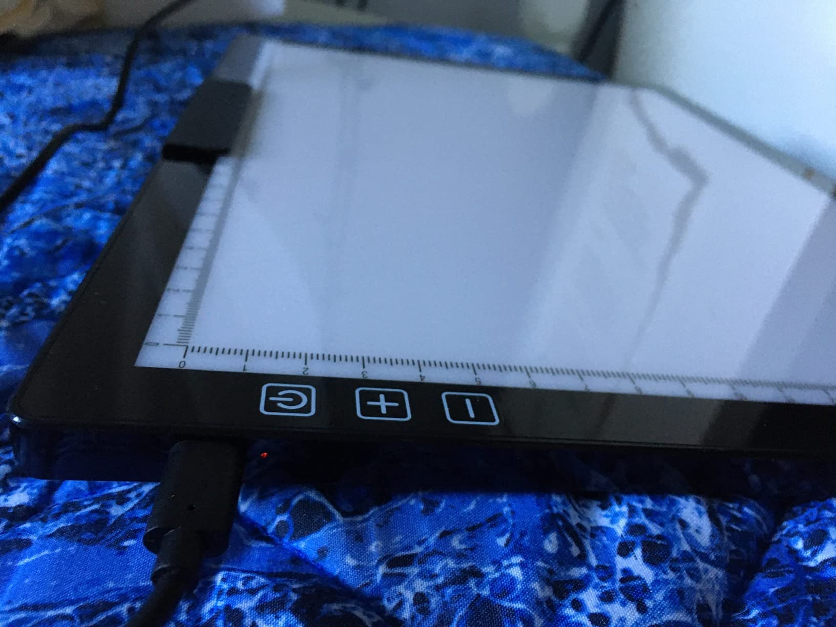 YINGWOND Rechargeable A4 LED Light Pad with Padded Case, Tracing Light Box w/Riser Stands and Paper Clip, 6 Levels of Brightness, Type-c Cable, Wireless Diamond Painting Light Board customer photo 2