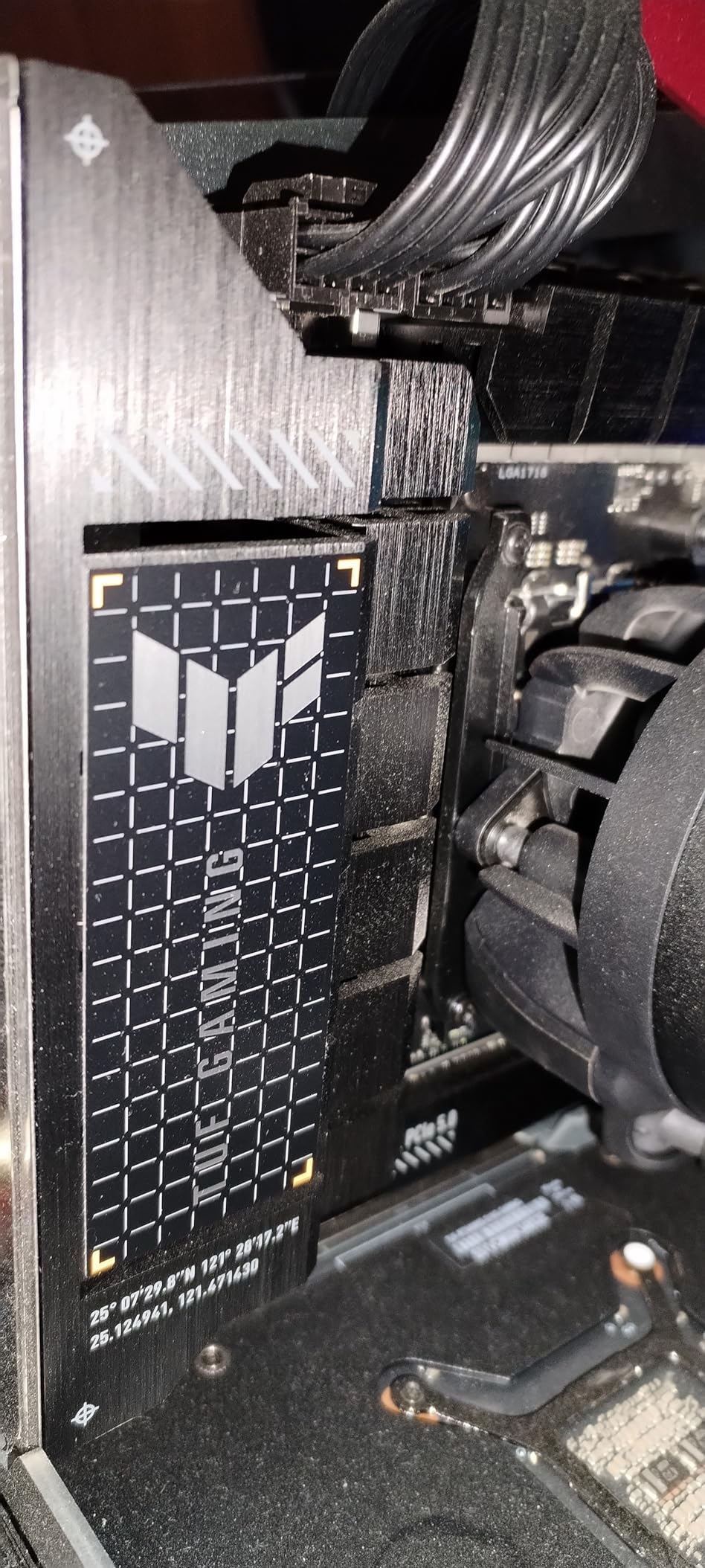 ASUS TUF Gaming X670E-PLUS WiFi 6E Socket AM5 (LGA 1718) Ryzen 7000 ATX Gaming Motherboard (16 Power Stages, PCIe 5.0, DDR5 Memory, Four M.2 Slots, 2.5 Gb LAN, USB 4, Aura RGB Lighting) customer photo 1