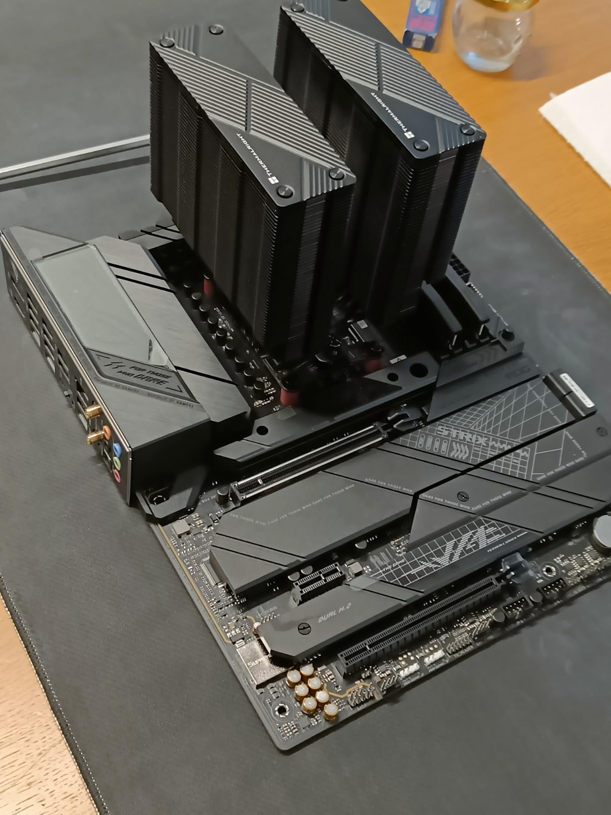ASUS ROG STRIX X670E-F GAMING WIFI AMD X670 AM5 Ryzen Desktop 9000 8000 & 7000 ATX Motherboard, 18+2 Power Stages, DDR5, 4x M.2 Slots with Heatsink, PCIe 5.0, USB 3.2 Gen 2x2, WiFi 6E, AI Cooling II customer photo 1