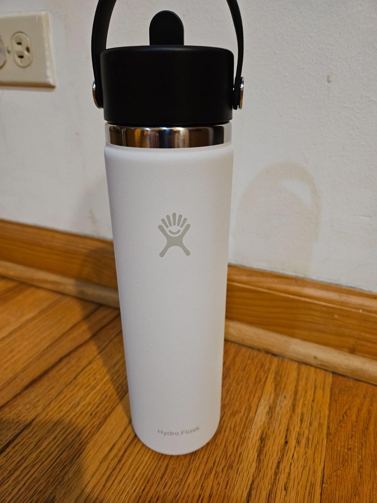 Hydro Flask Water Bottle - Insulated Stainless Steel - Wide Flex Straw Lid, Non Spill, Leakproof and Refillable in 32 Oz Dew customer photo 1