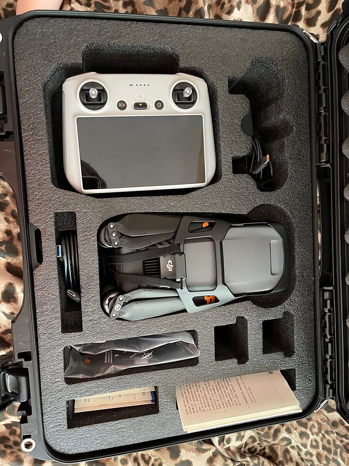 DJI Mavic 3 Classic (DJI RC), Drone with 4/3 CMOS Hasselblad Camera, 5.1K HD Video, 46 Mins Flight Time, Omnidirectional Obstacle Sensing, Smart Return to Home, FAA Remote ID Compliant customer photo 1