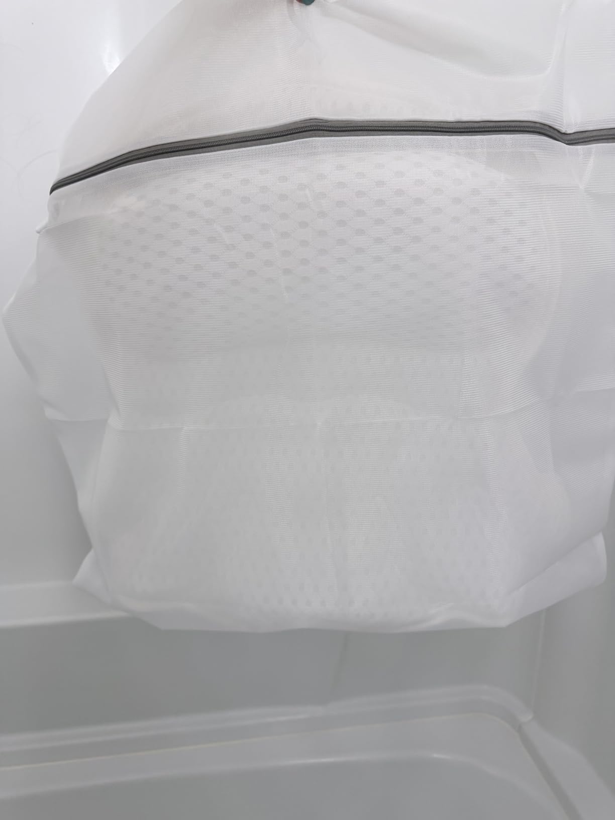 Ozyalo Bath Pillows for Tub, Luxury Bathtub Pillow for Head & Neck Support | Soft 4D Air Mesh Bath Pillow, 6 Non-slip Suction Cups, Quick-drying, Machine Washable, Wash Bag Included, Spa Gift for Women customer photo 1