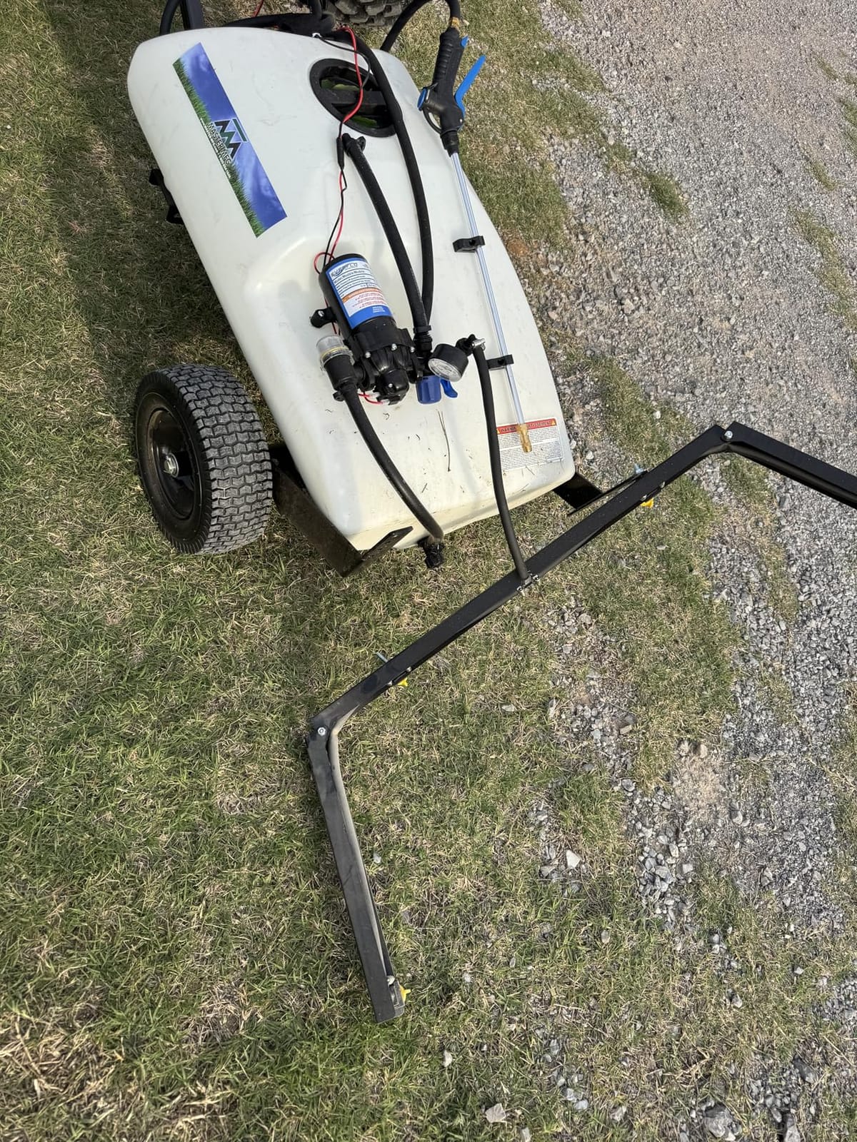 Master Mfg 24-Gallon Deluxe Pull-Behind Trailer Broadcast Sprayer - 7ft Swath, 2.2GPM, 70PSI Max customer photo 2