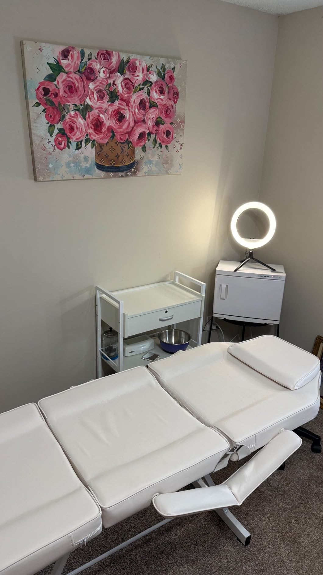 LOUVIXA Tattoo Chair, Adjustable Facial Chair 73 Inch Salon Bed with Hydraulic Stool for Professional Massage Beauty Spa (Black) customer photo 1