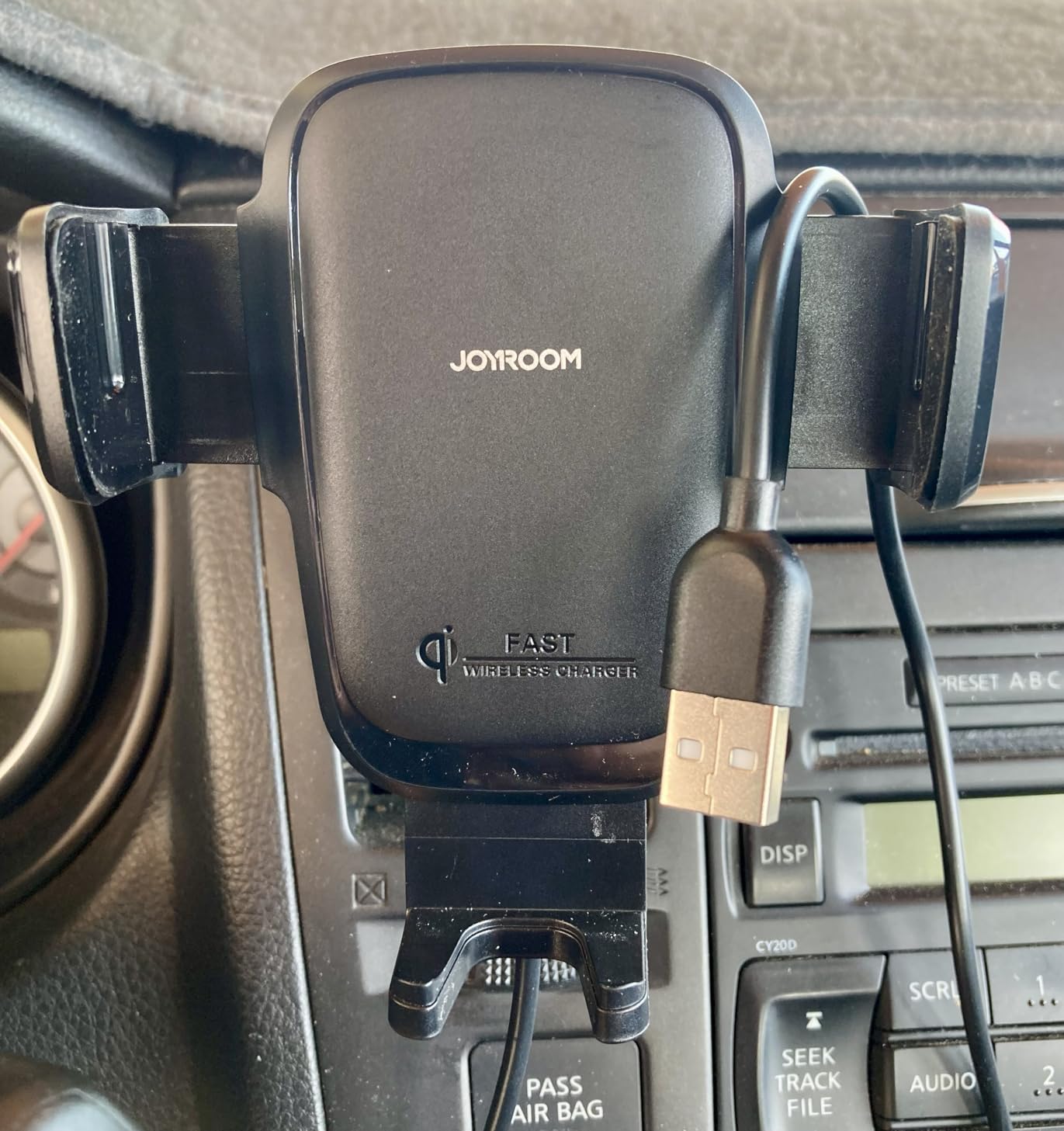 JOYROOM Wireless Car Charger, 15W Auto Clamping Car Phone Holder Charger | Secure Hold, Fast & Stable Charging, Qi-Certified, Adjustable Vent Clip, Quick-Release Button, Smart Power Off, Case Friendly customer photo 2