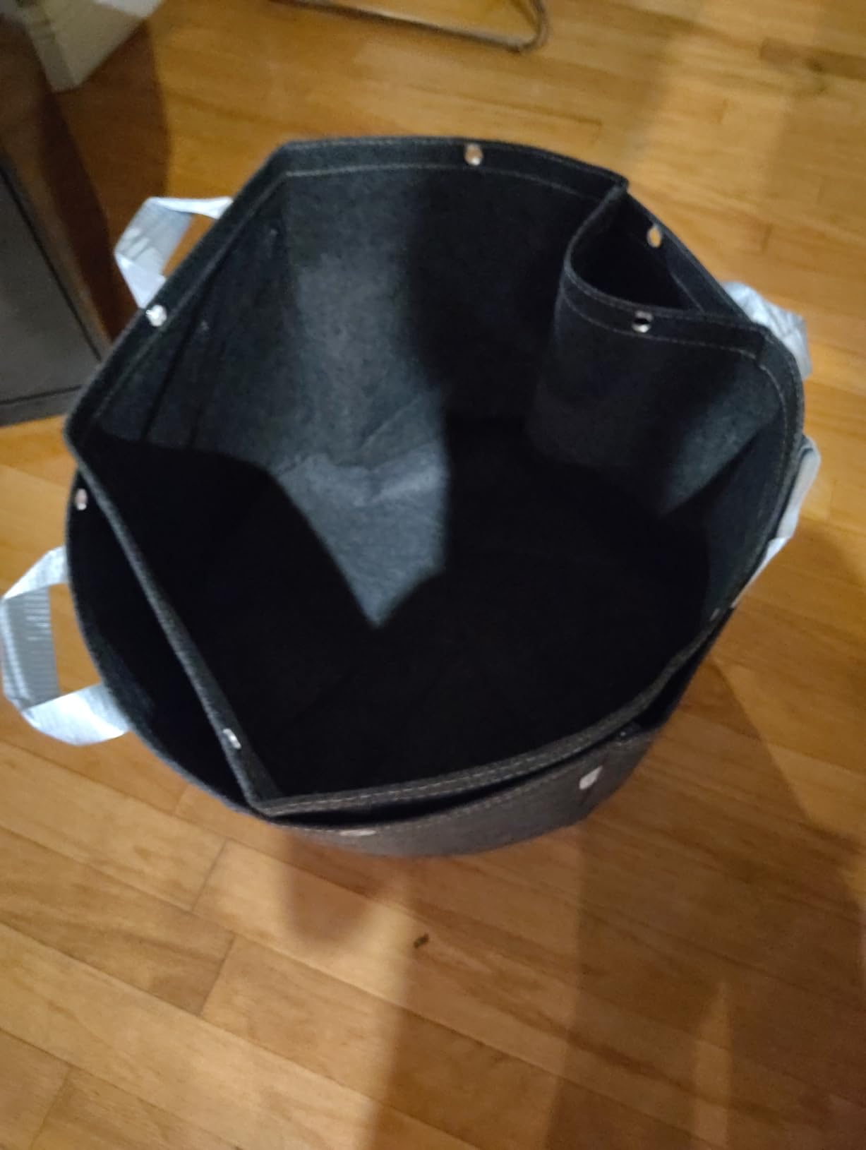 VIVOSUN 5-Pack 15 Gallon 500G Fabric Grow Bags with Strap Handles | Metal Rings for LST, Breathable Fabric, Excellent Drainage, Air Root Pruning, Reinforced Construction customer photo 1