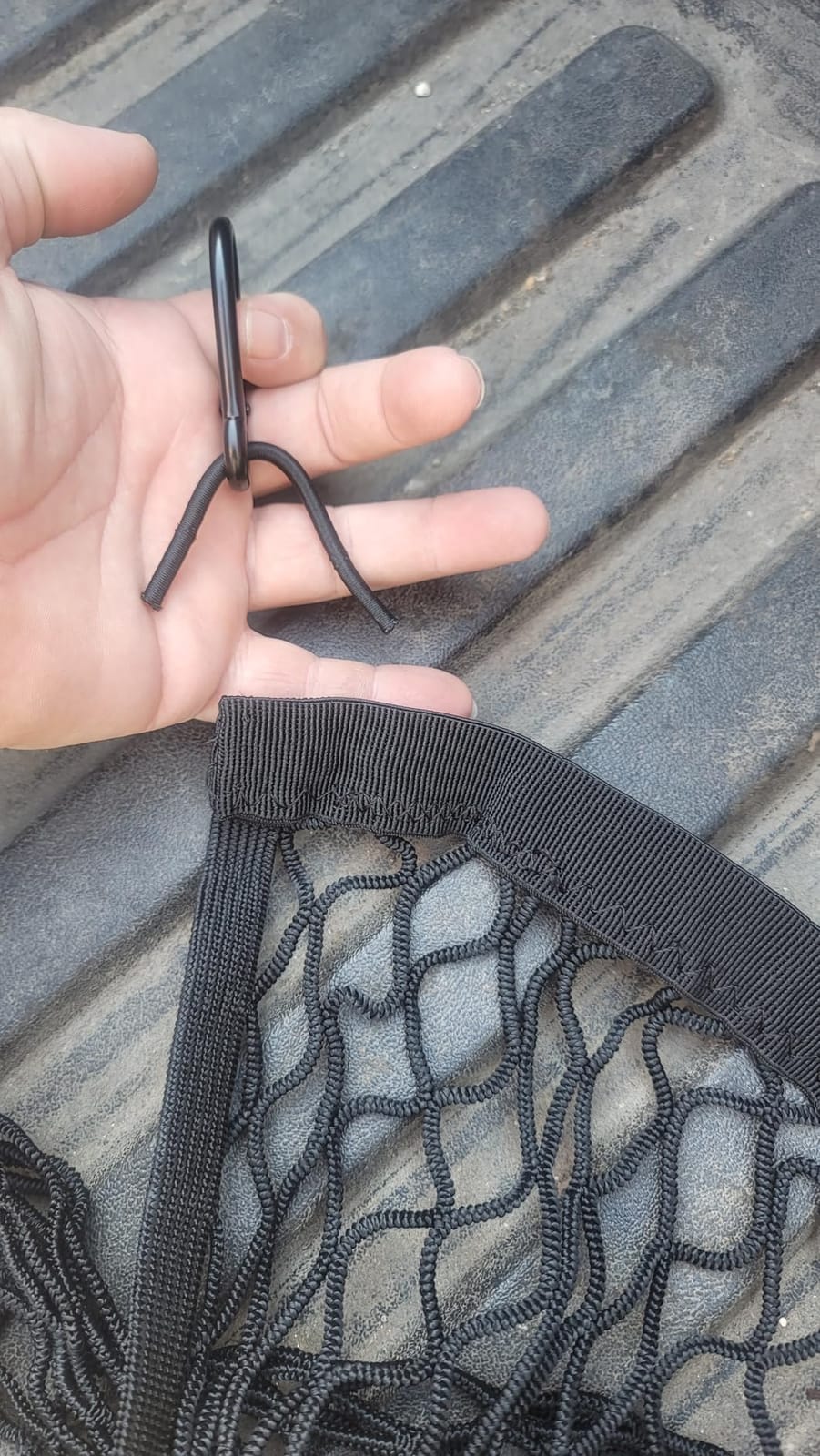 Highly Elastic Cargo Net, Simple Truck Bed Cargo Mesh Organizer, Suitable for 5ft - 6ft Standard Bed Trucks, 4'x4' Stretches to 7'x7' (Single Layer) customer photo 2