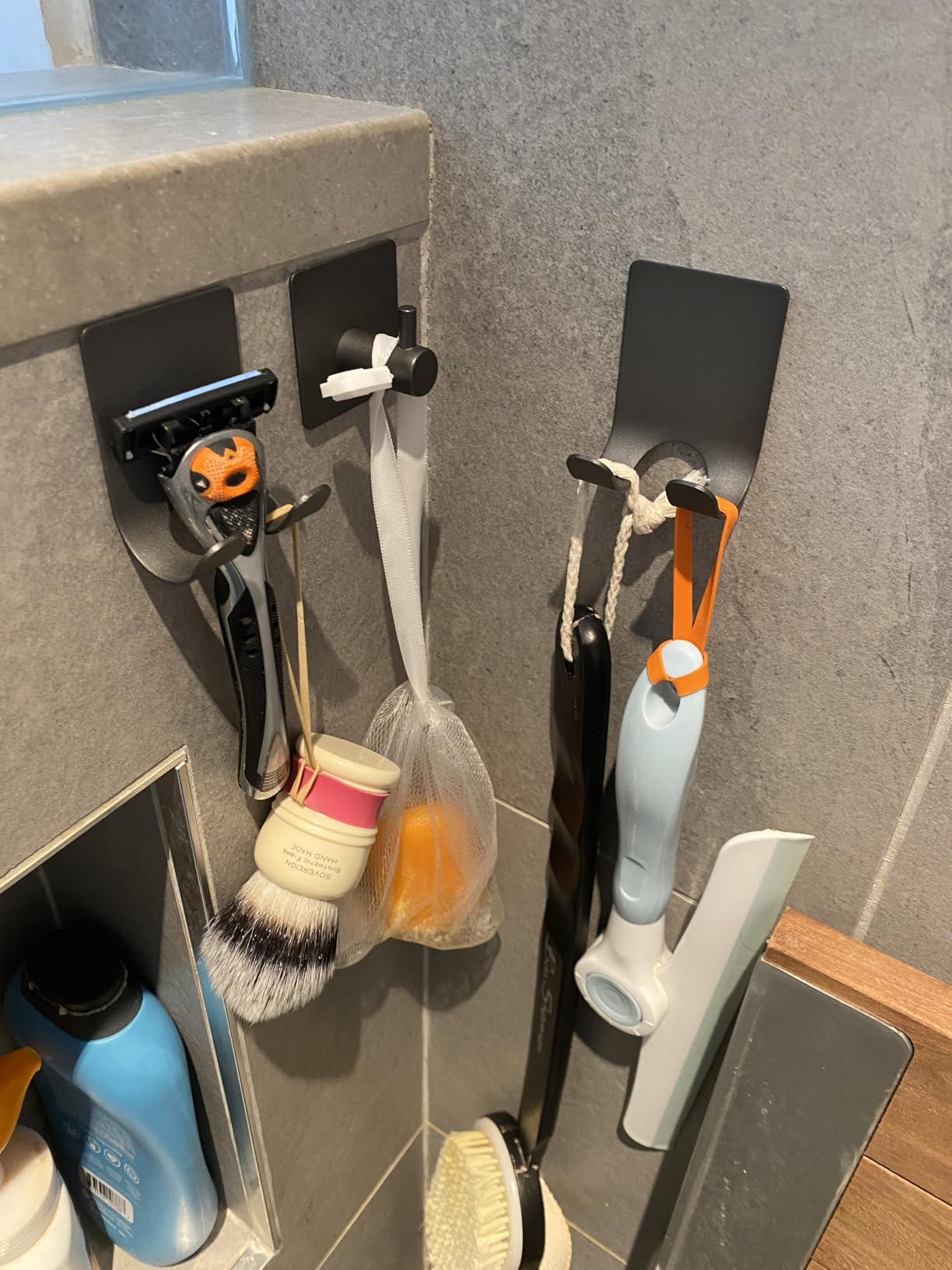 CGBE 4 Packs Shower Hooks for Inside Shower, Self Adhesive Shaver Holder Hanger Hook for Bathroom Damage Free Wall Hooks for Razor Loofah Sponge customer photo 2