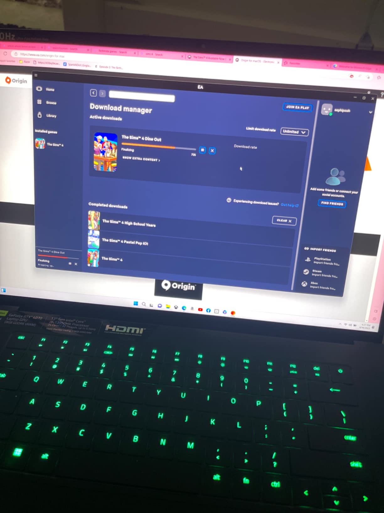 Razer Blade 16 Gaming Laptop: NVIDIA GeForce RTX 4070 13th Gen Intel 24-Core i9 HX CPU - 16
