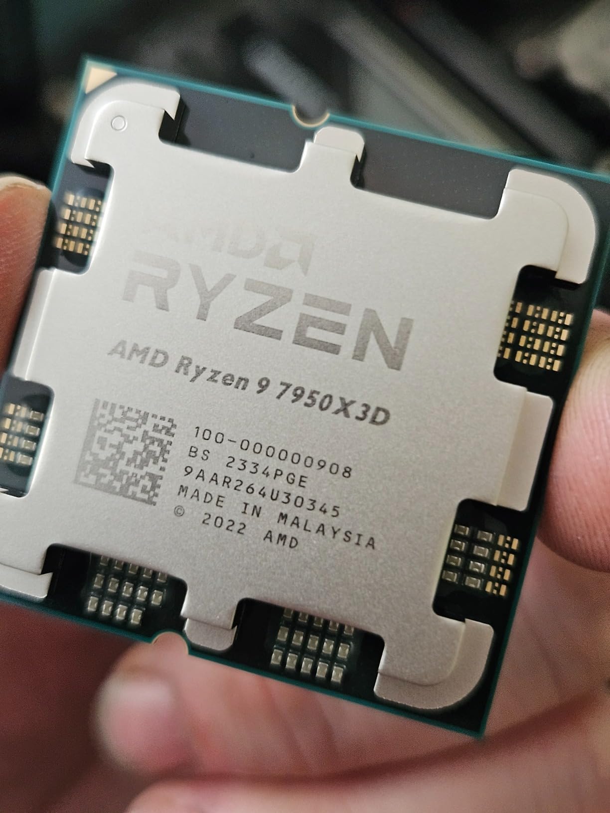 AMD Ryzen 9 7950X3D 16-Core, 32-Thread Desktop Processor customer photo 1